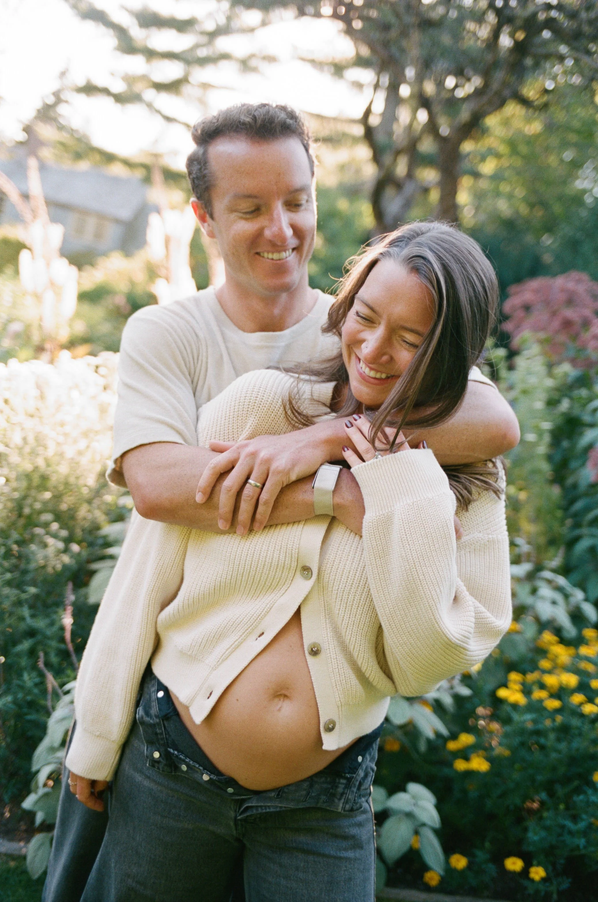 candid maternity photography in downeast maine