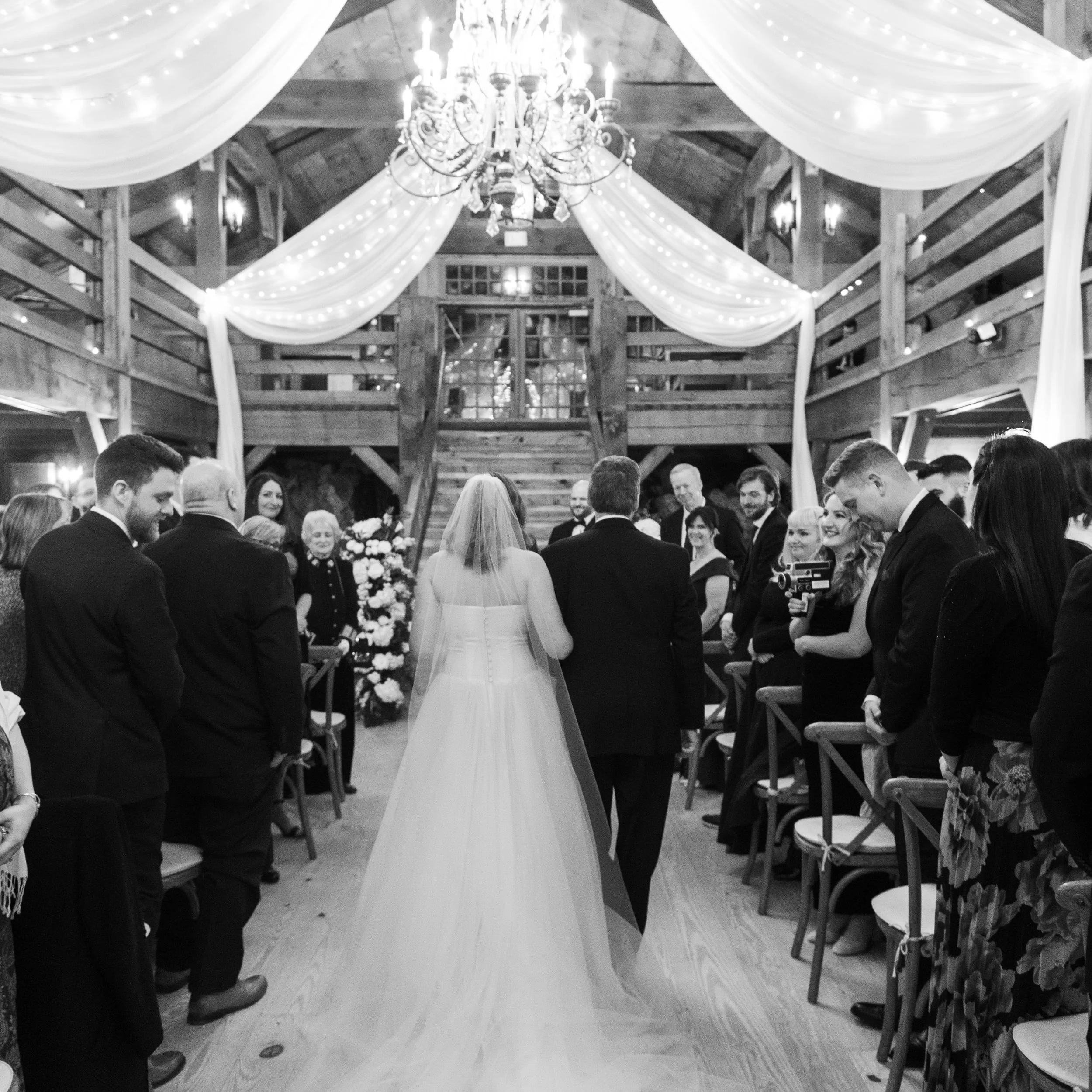 bride and fatehr walking down aisle at red lion inn