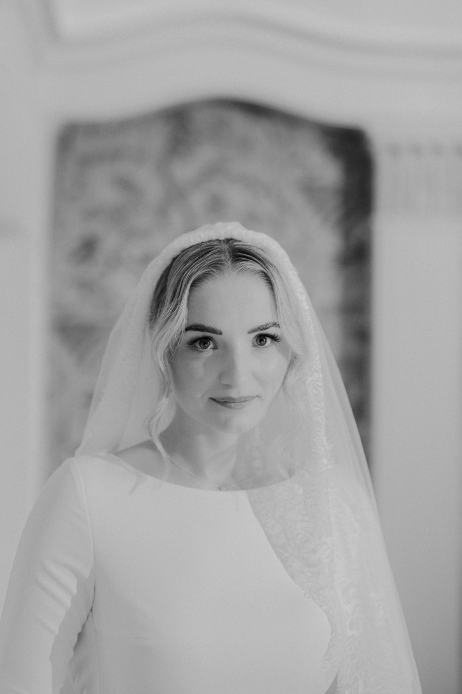 What is editorial wedding photography?