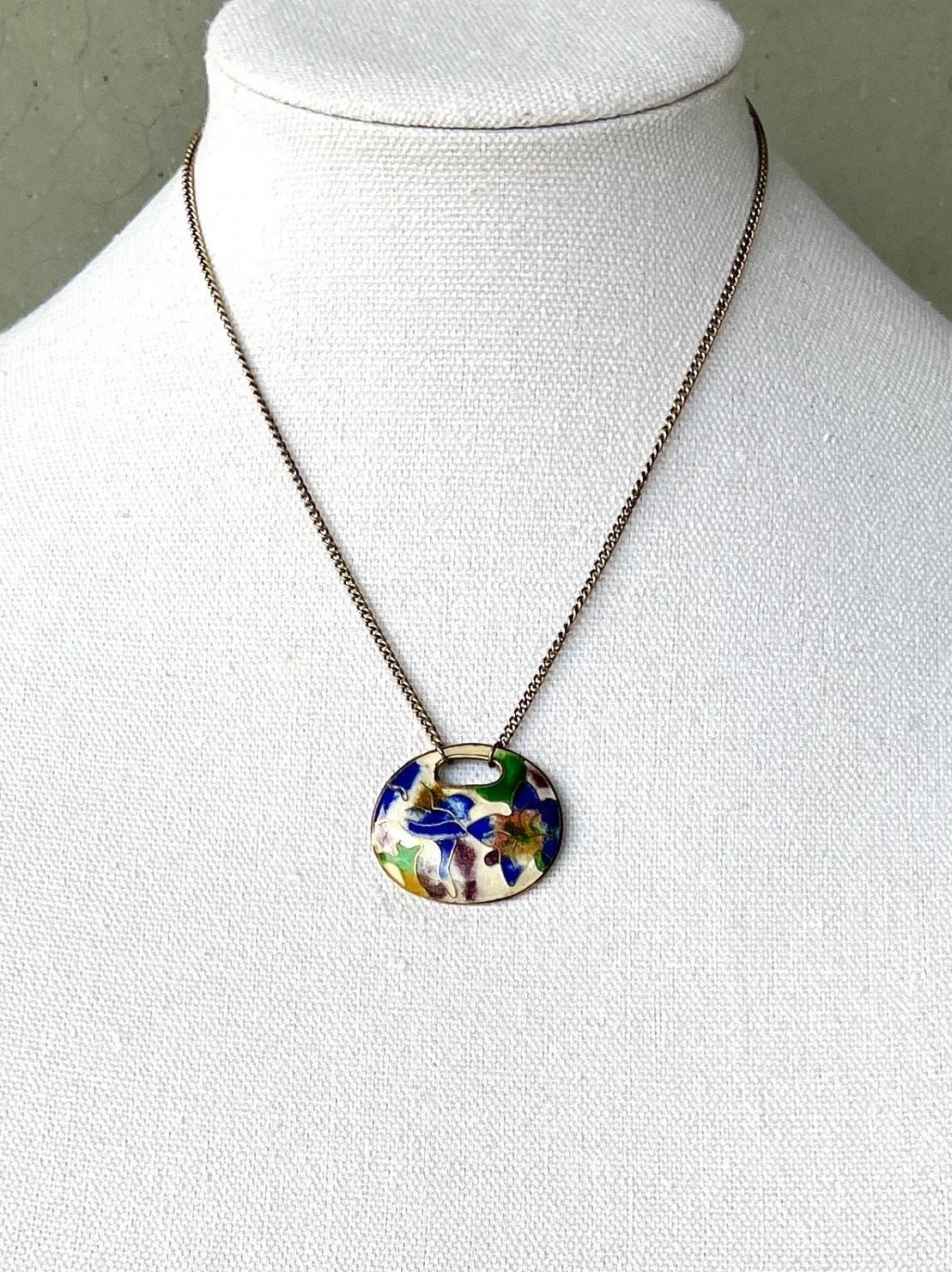 cloisinée pendant necklace
