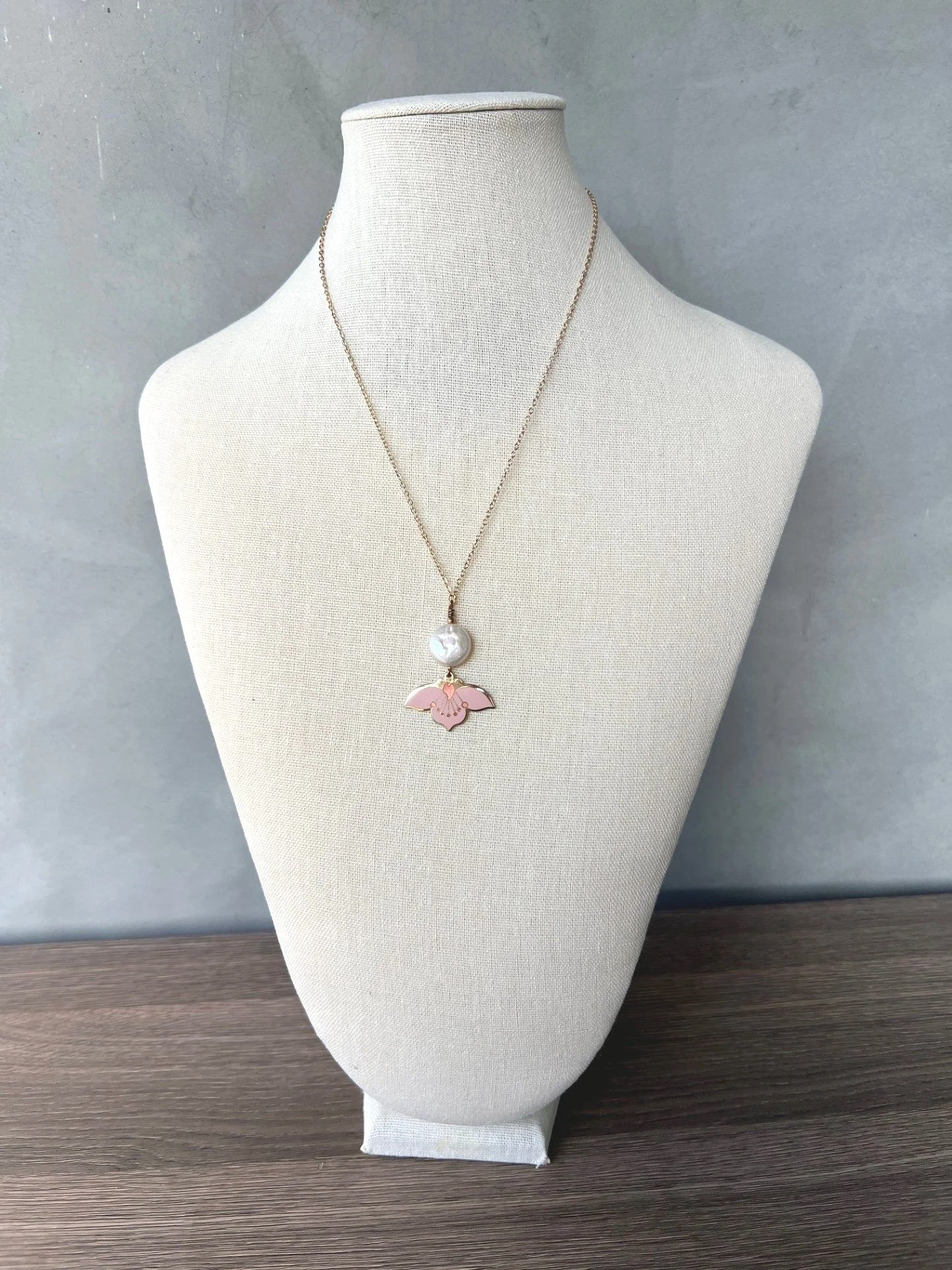 desert flower + pearl necklace