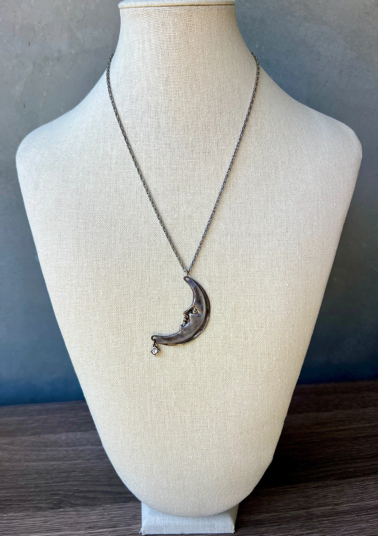 silver moon drip necklace