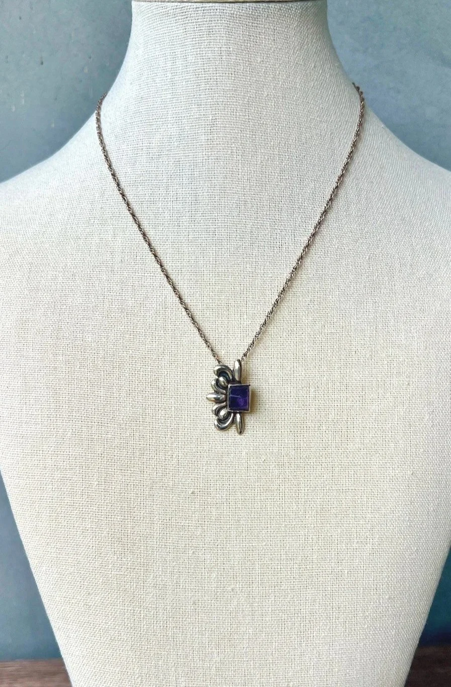 vintage amethyst + sterling silver scalloped necklace