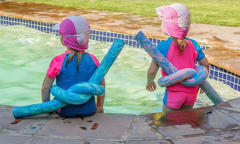 5 reasons to spend time with your kids in the pool