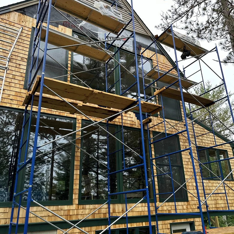 Cedar shake siding - before and after
.
.
.
#cedarshake #cedarshakesiding #scaffolding #maine #contractor #siding #sidingcontractor #greentrim
#camp