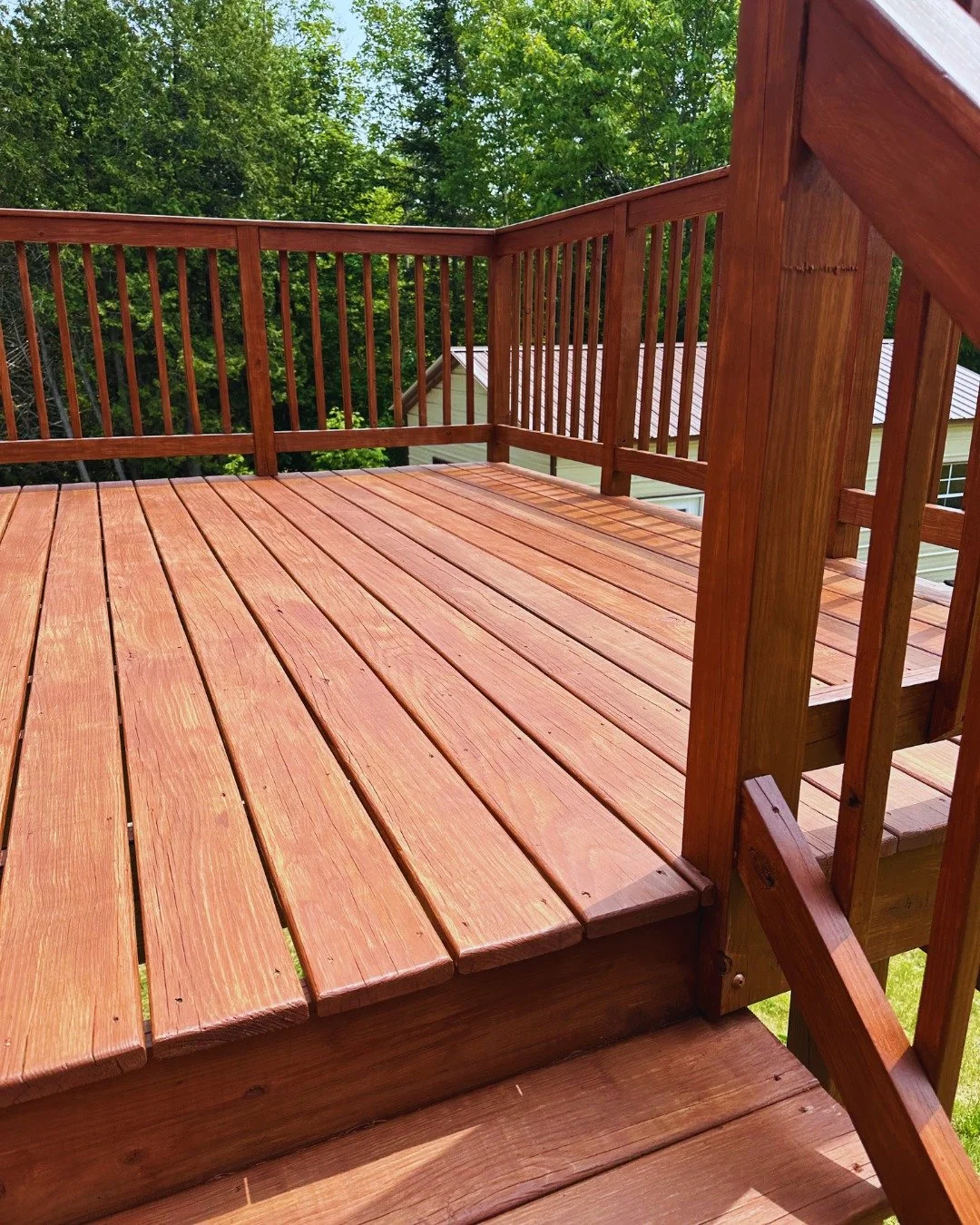 Sanded and finished off this deck with some new #sherwinwilliams stain. 
.
.
.
.
.
.
.
#Stain #DeckStaining #mainecontractor #exterior #springwork #summerwork #exteriordeck