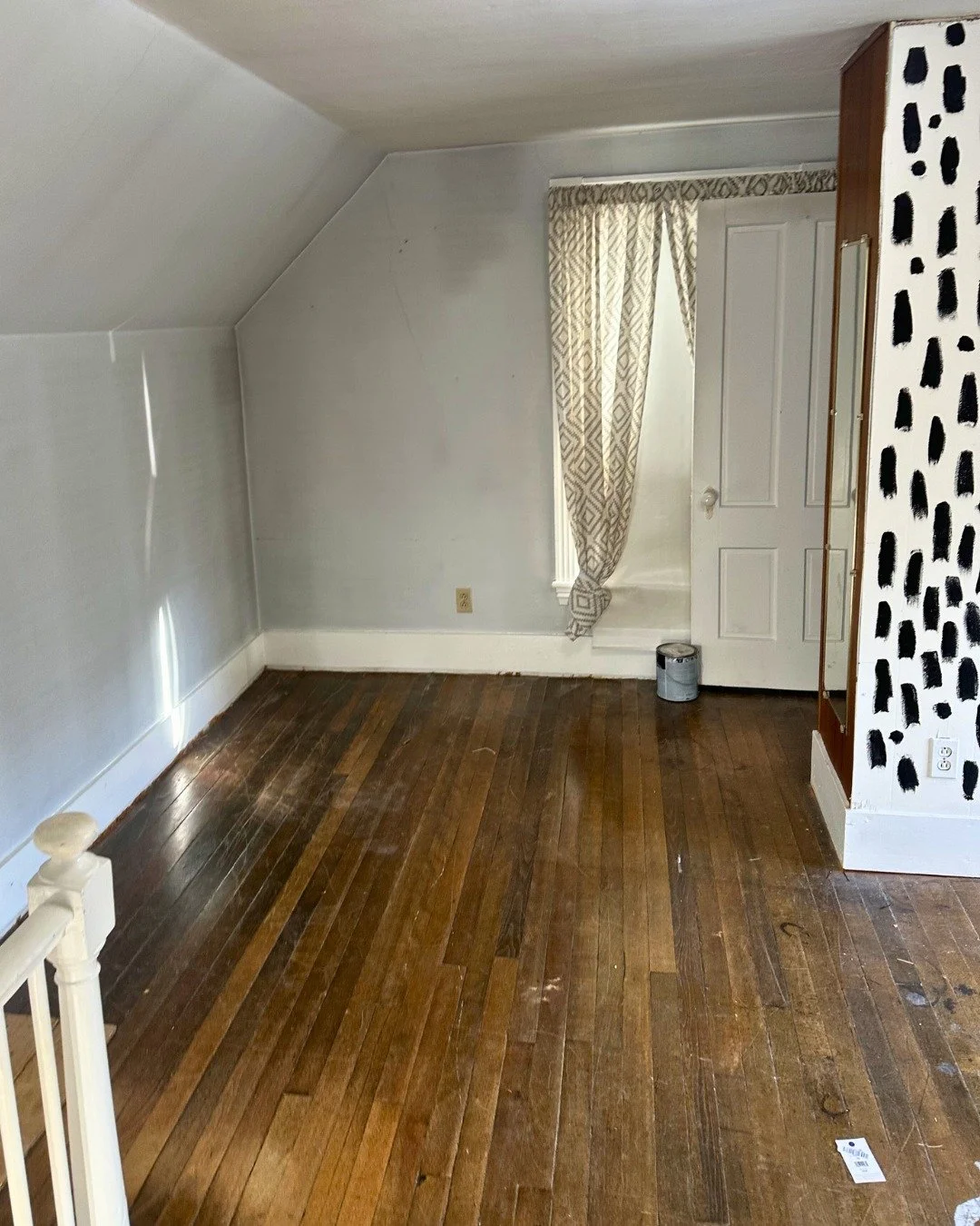 Before and After of an Interior Remodel
.
.
.
.
.
#interiorremodel  #drywall #chimneyremoval #flooring #insulation #interiorpaint #ceilingpaint