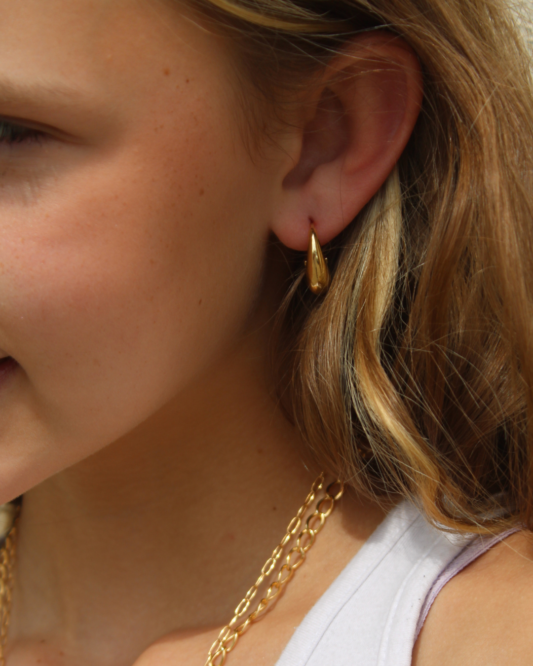 Medium chunky drop earrings