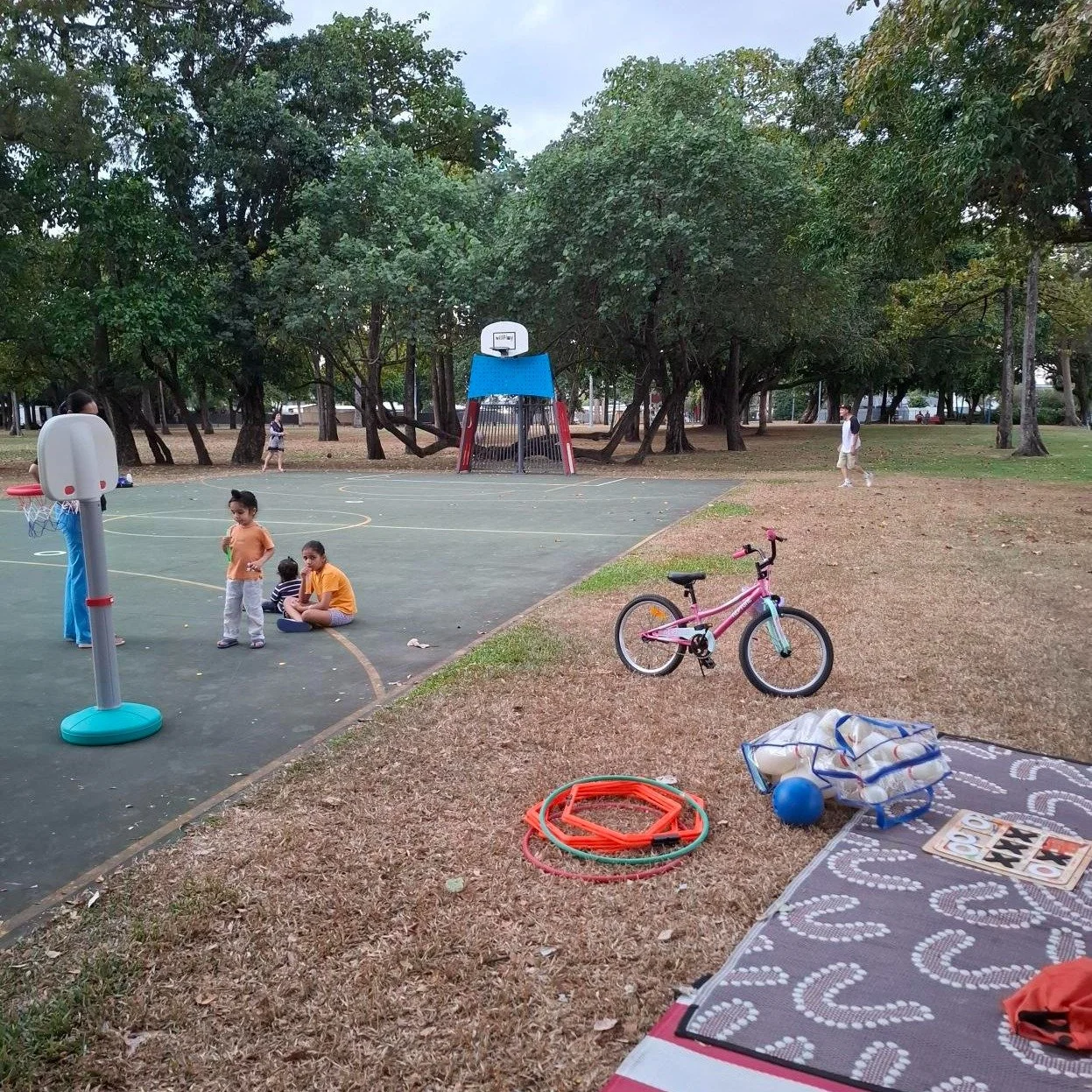 🧡💛🖤 Our Cairns Team have been joining in on the Cairns Safer Streets community programs, run by incredible local First Nations providers in the Cairns local parks! 

From sports and dancing to crafts, Youth Yarns and so much more, there&rsquo;s so
