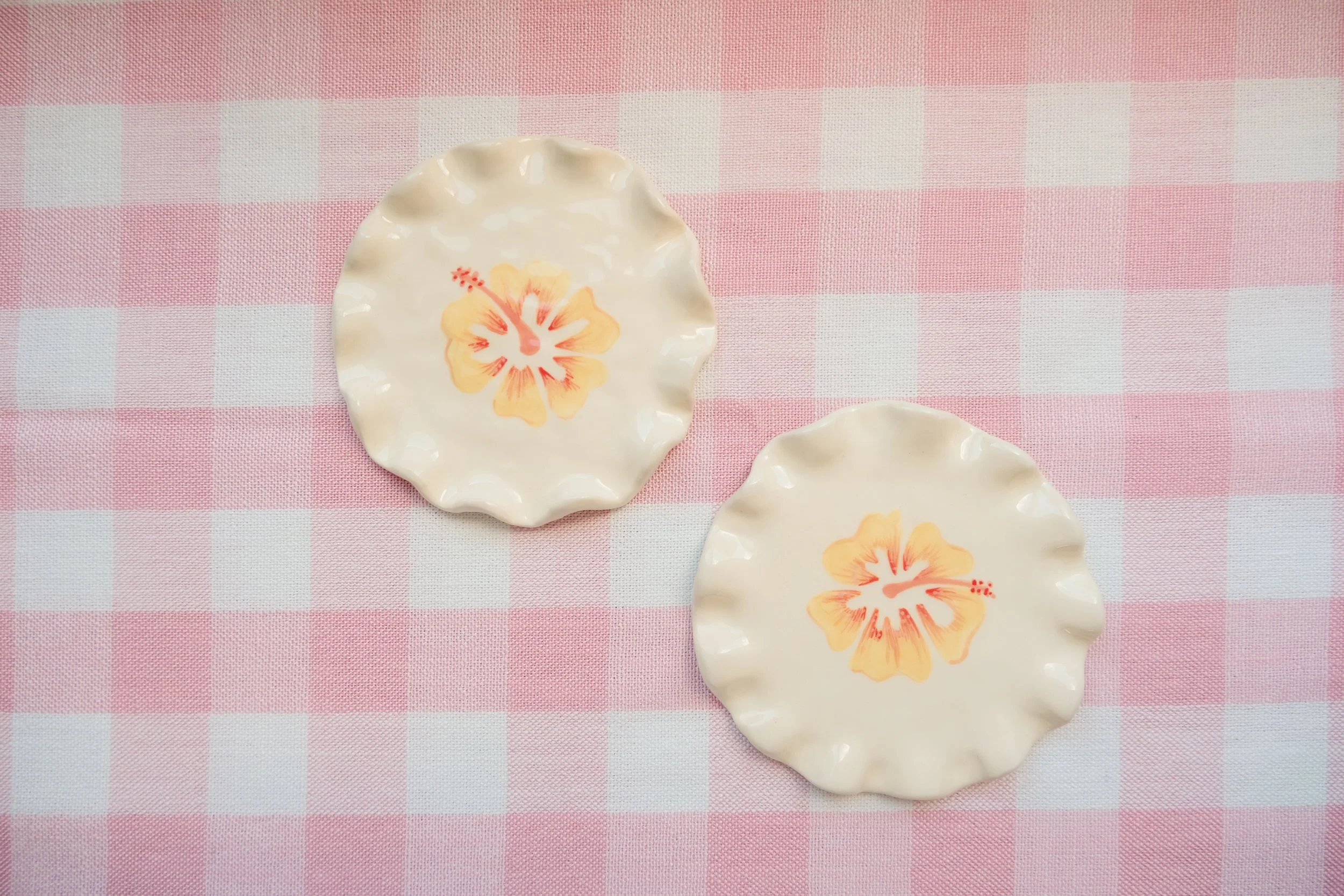 Ruffle hibiscus trinket