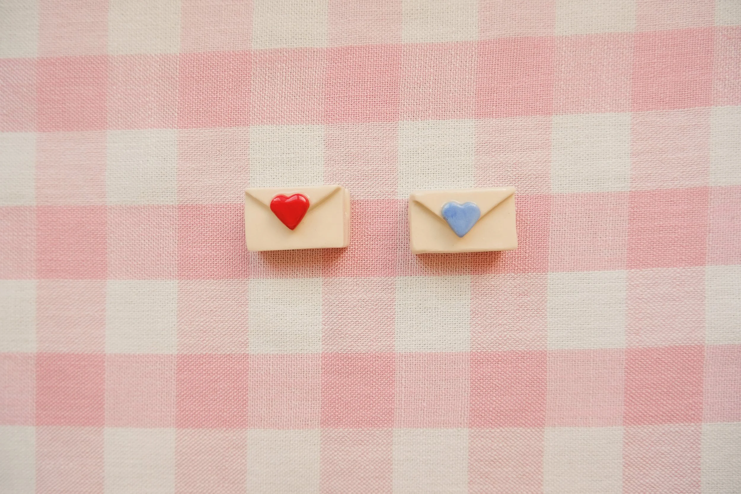 Love letter polaroid holder