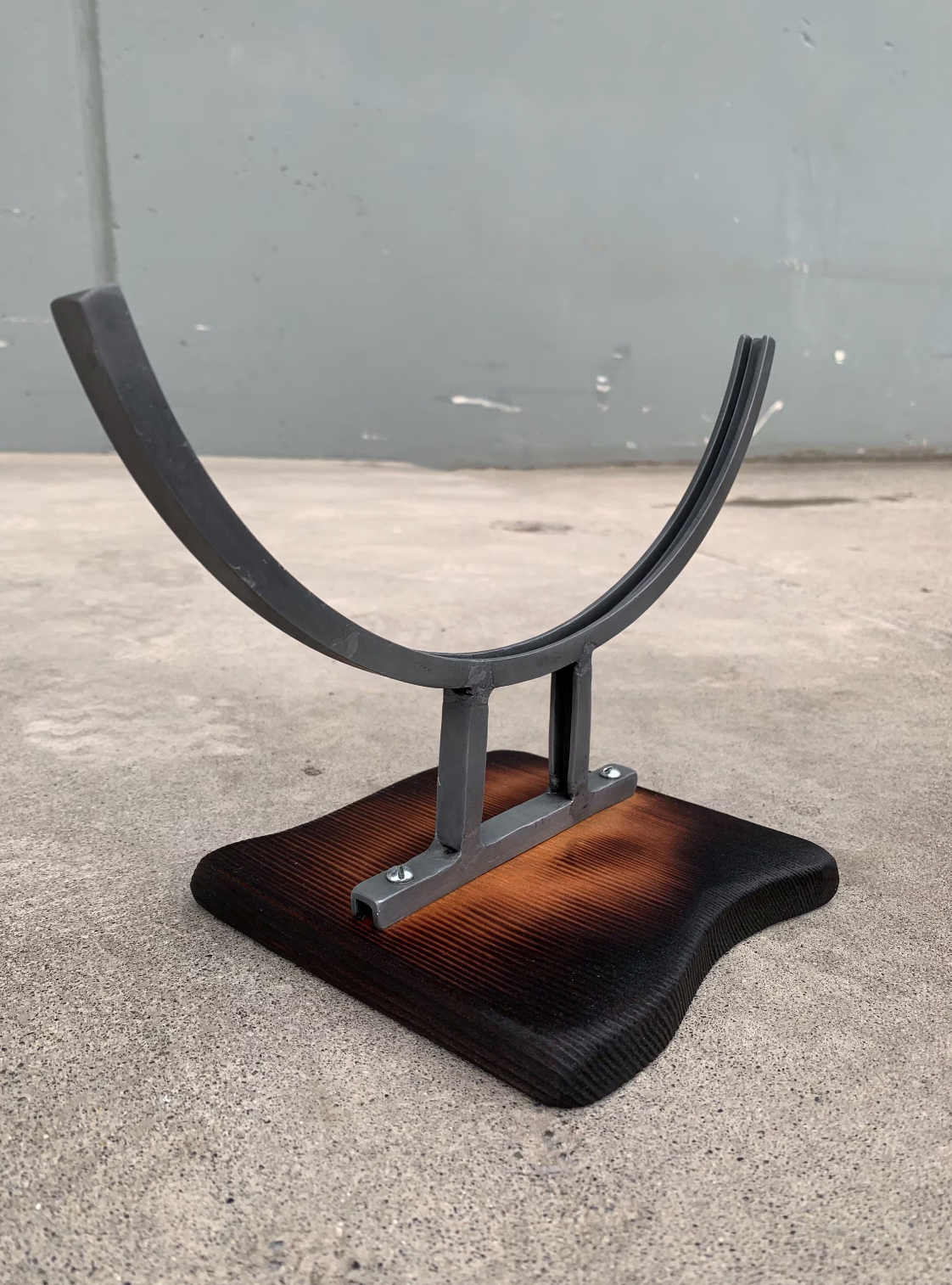 What Makes a Perfect Display Stand for Glass Artwork?