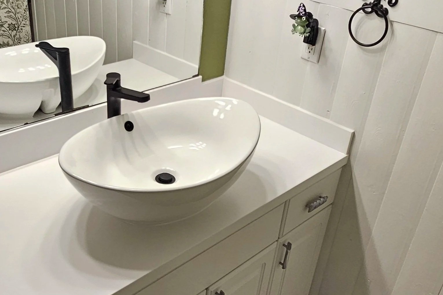 Set-on backsplash can be custom height