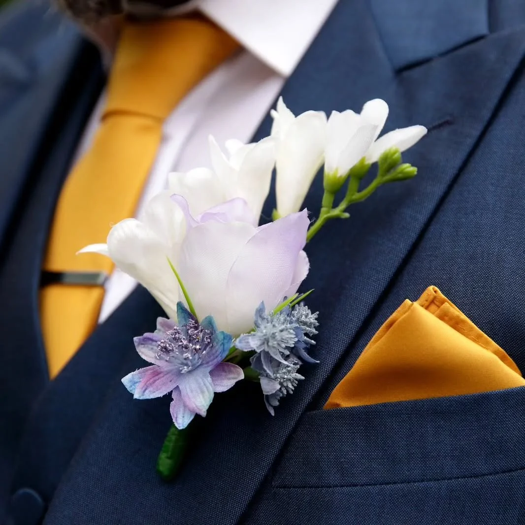 I'm so excited to share these beautiful photos of Sophie &amp; Nigel's wedding day at @egypt_mill!💍✨💐 

The couple chose a stunning combination of blooms in soft lilac, blues and cream. The perfect colour combo for a spring or summer wedding! 🌸 

