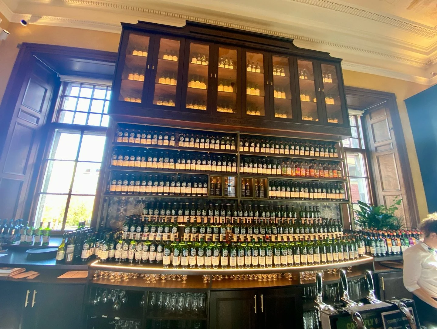 Day 3 in Alba. I kept it really chill because I had been out at the Grassmarket singing karaoke with lovely Scots til about 4AM the night prior. After rest, I made the decision to hang out in Edinburgh and made my way the Scotch Malt Whiskey Society 