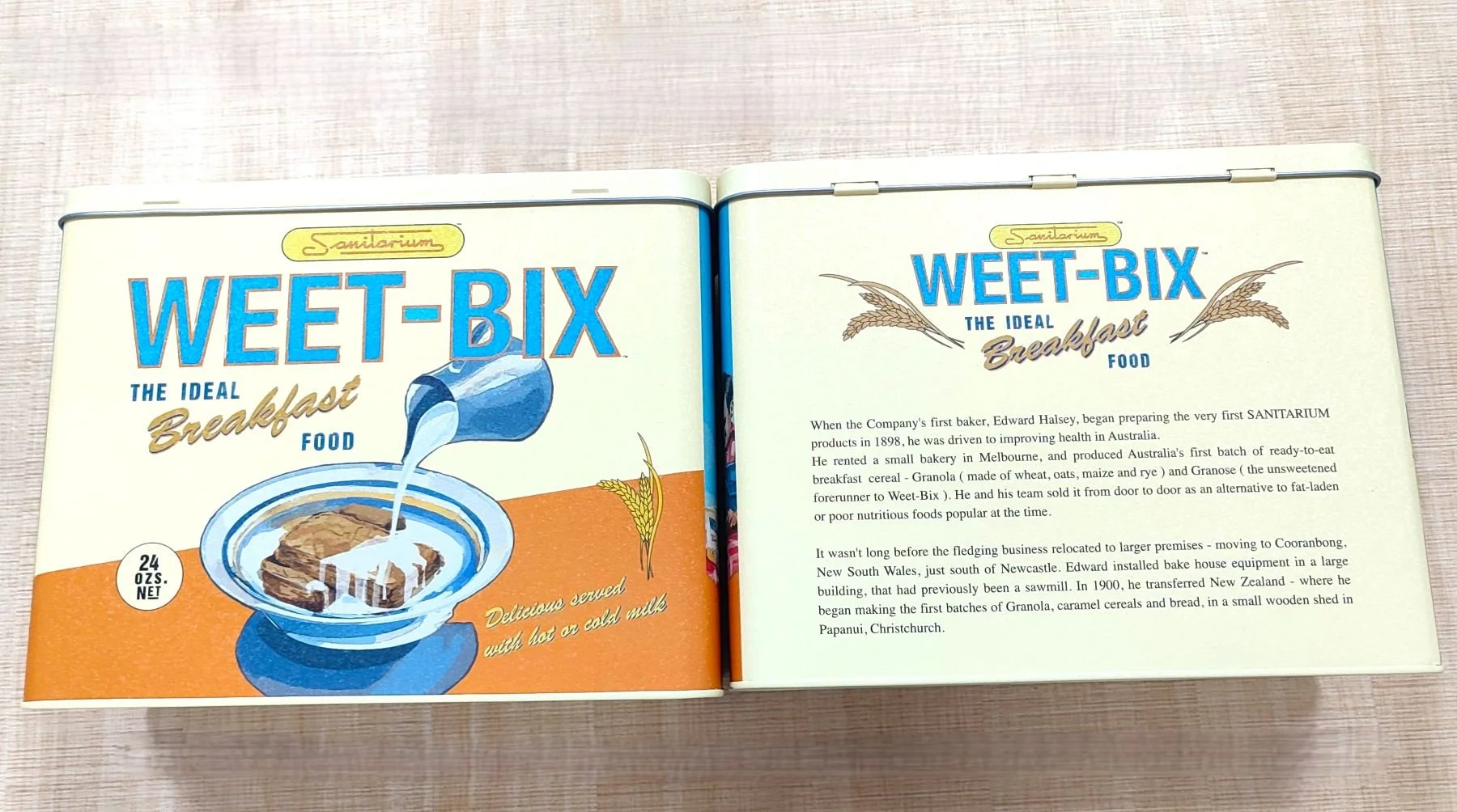 Close-up of a rectangular tin box featuring a crackle varnish (explosion oil) finish, creating a premium vintage textured look.