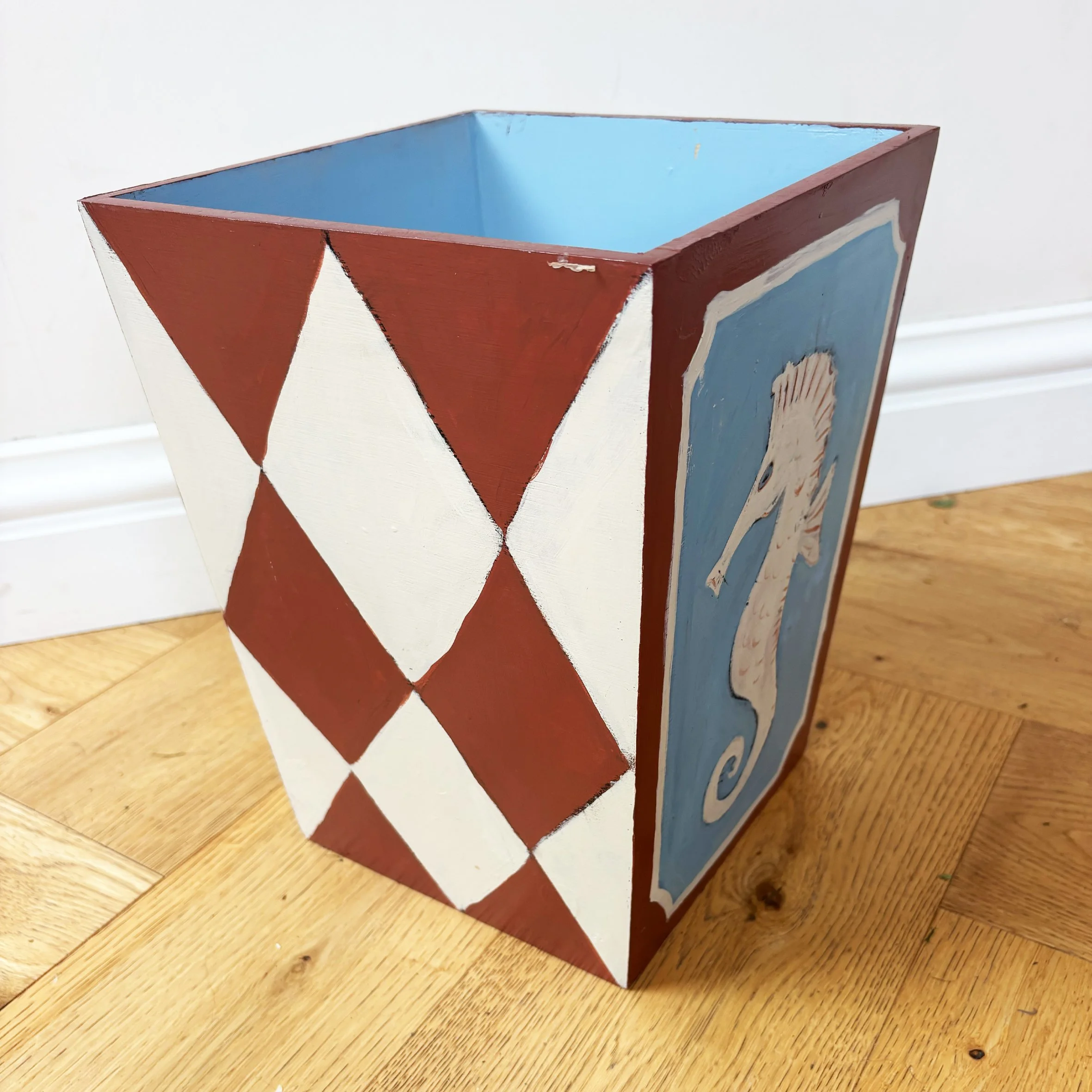 SEAHORSE BIN2.jpg