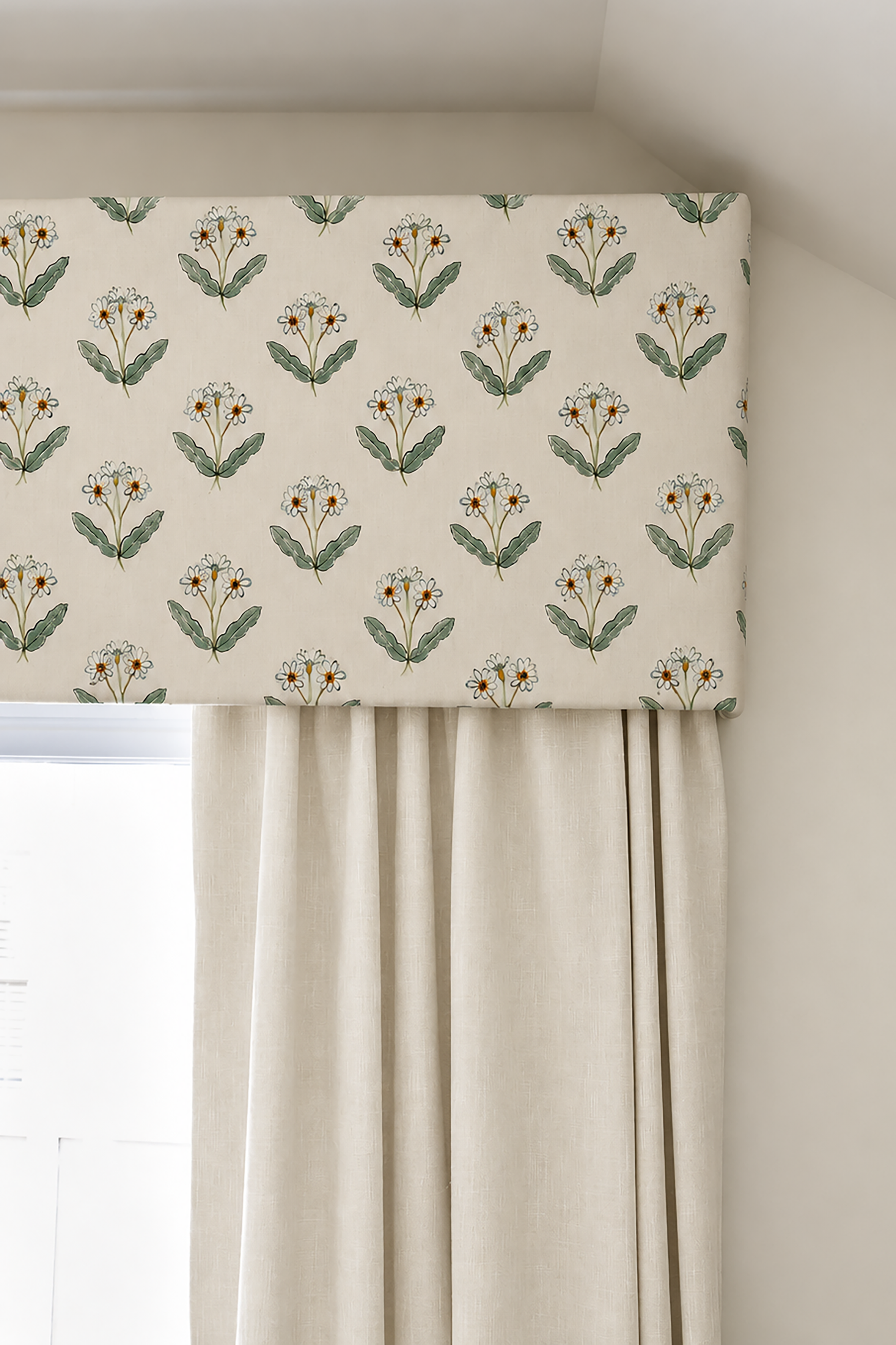 Daisy Florals Fabric | Découpé : Two options