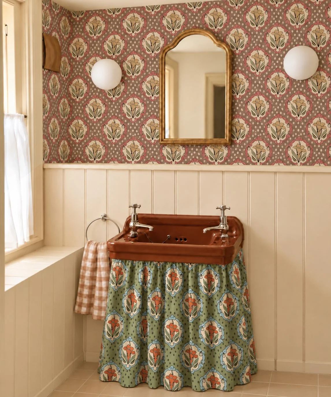 The Valley Flower Wallpaper | Découpé