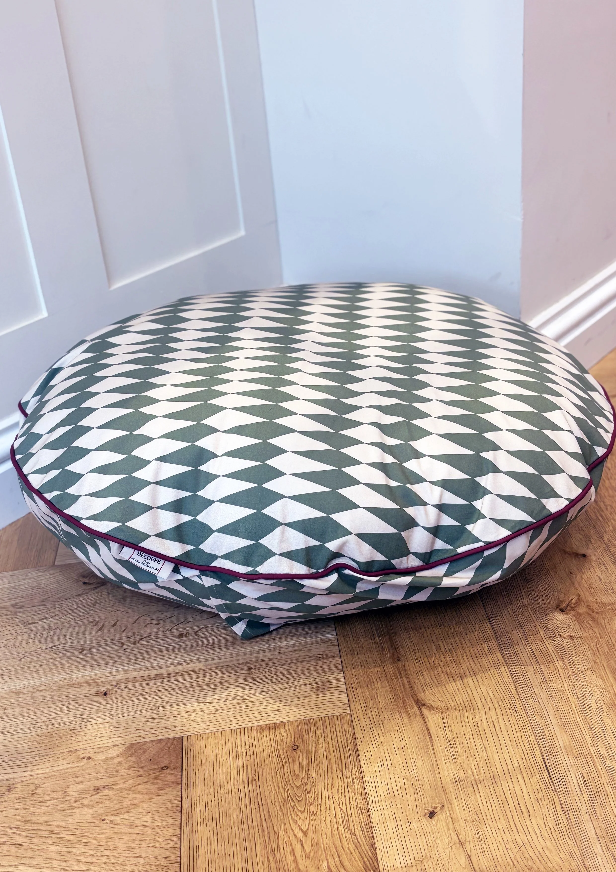 GREEN DIAMOND DOG BED 2.jpg