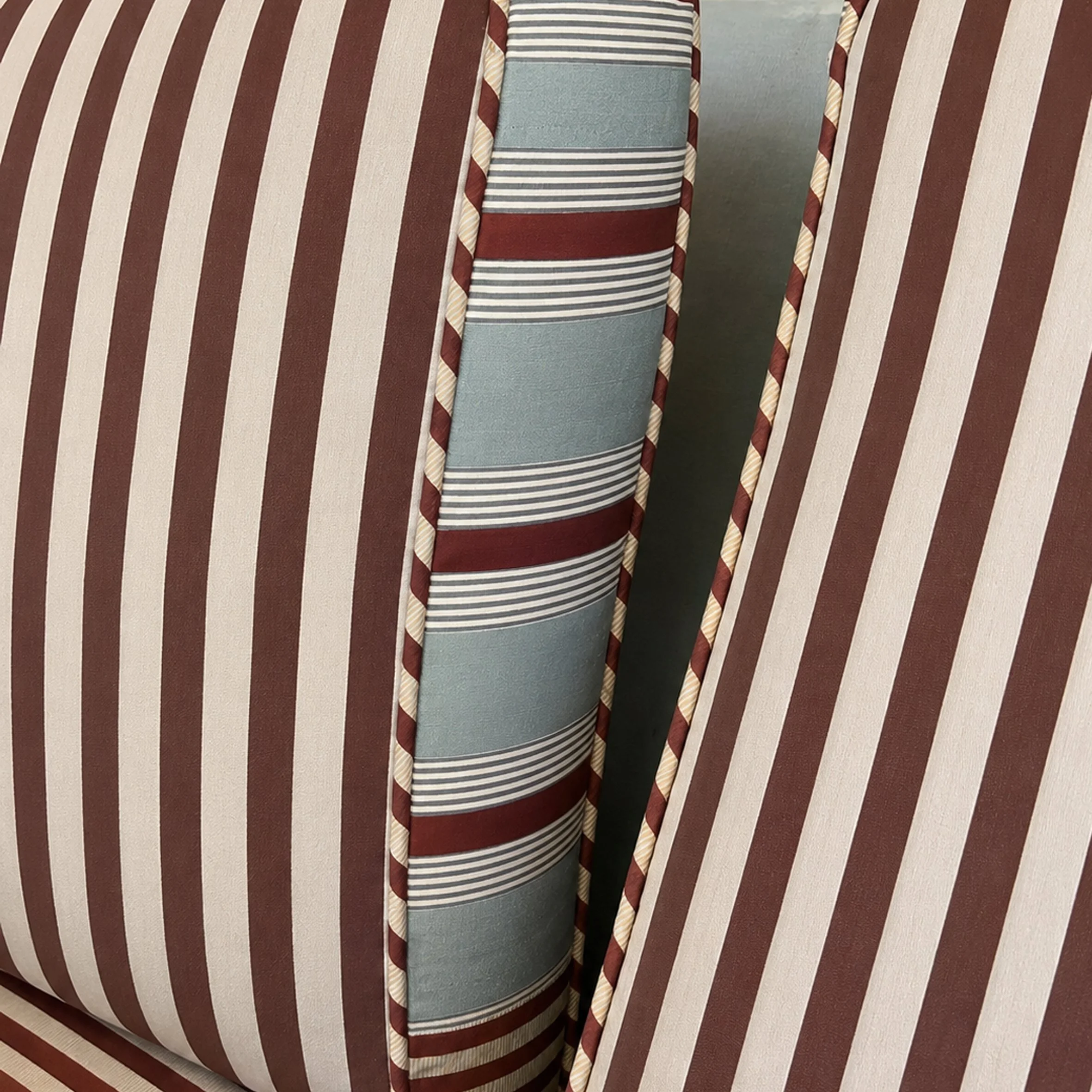 stripe sofa pad.jpg