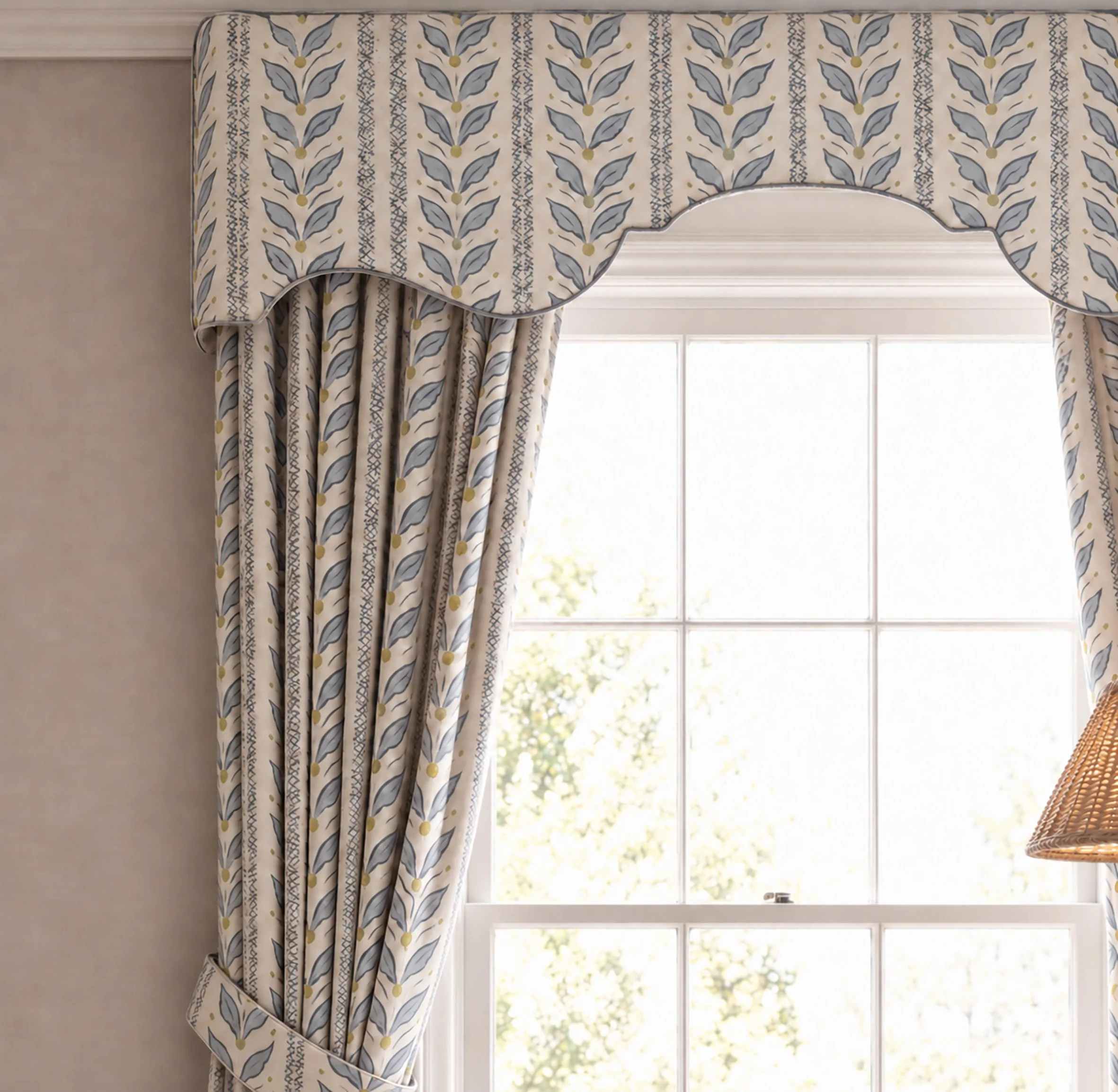 leaf stripe valance.jpg