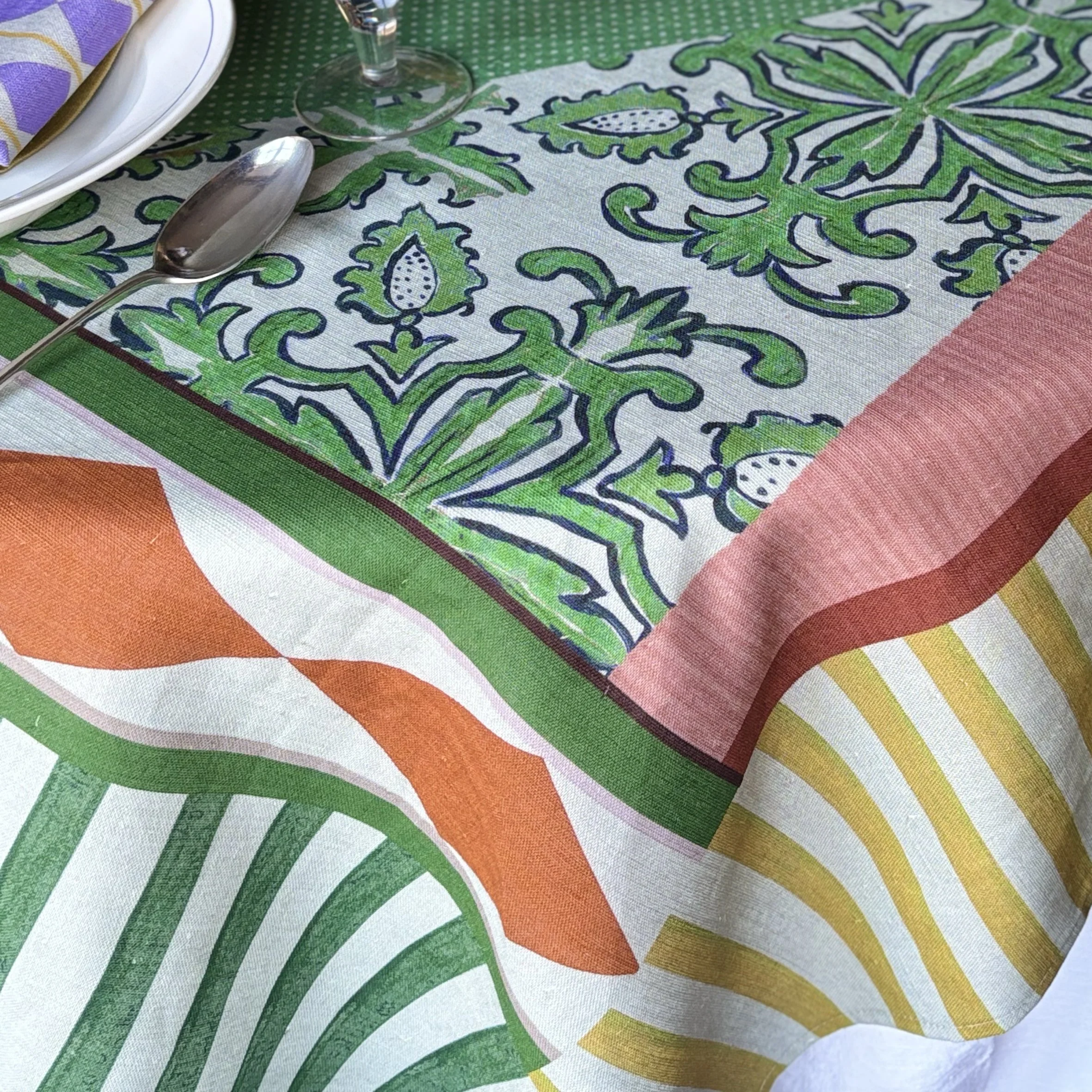 circus table cloth 3.jpg