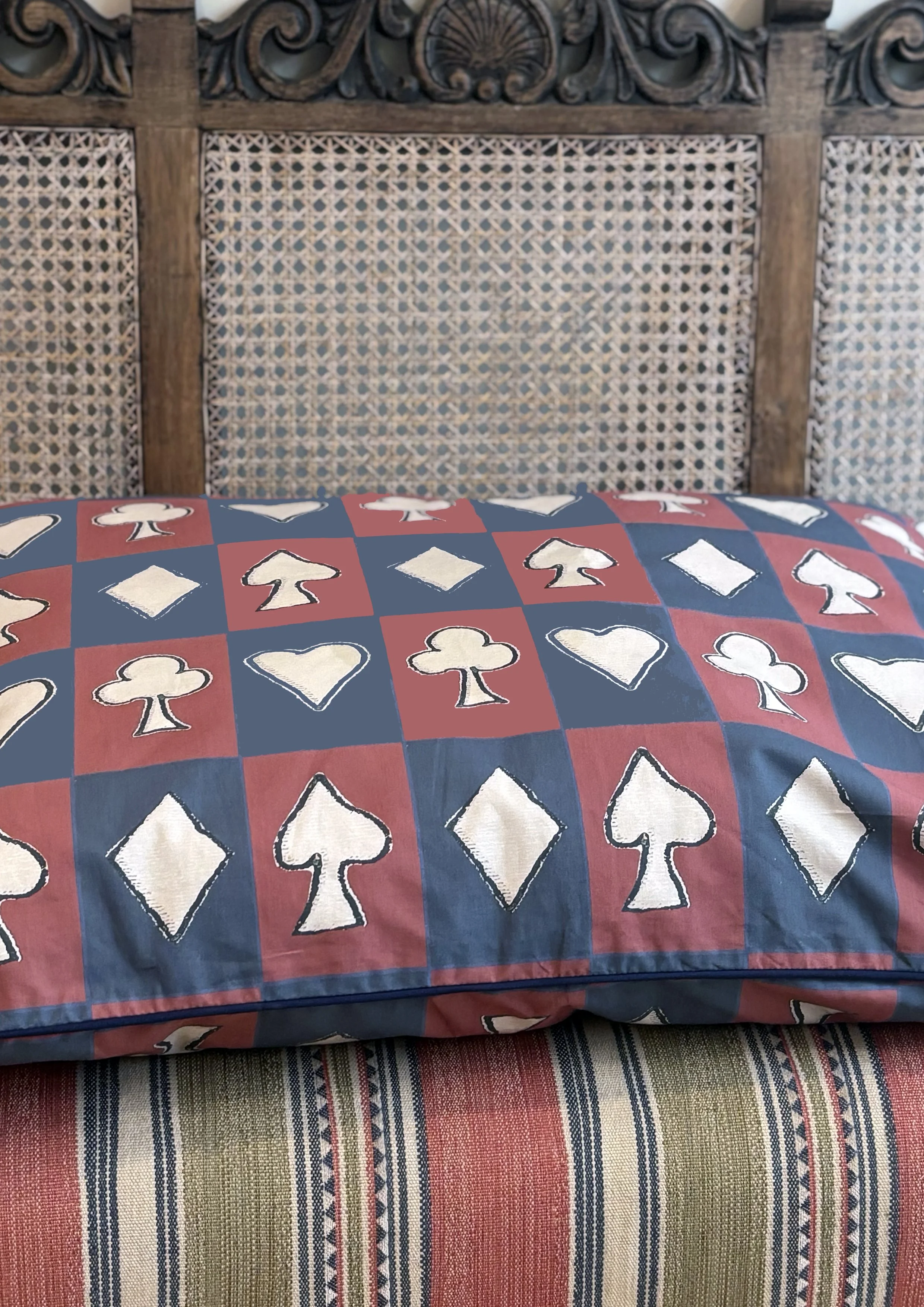 Large Rectangular Piped Dog Bed: Card Game