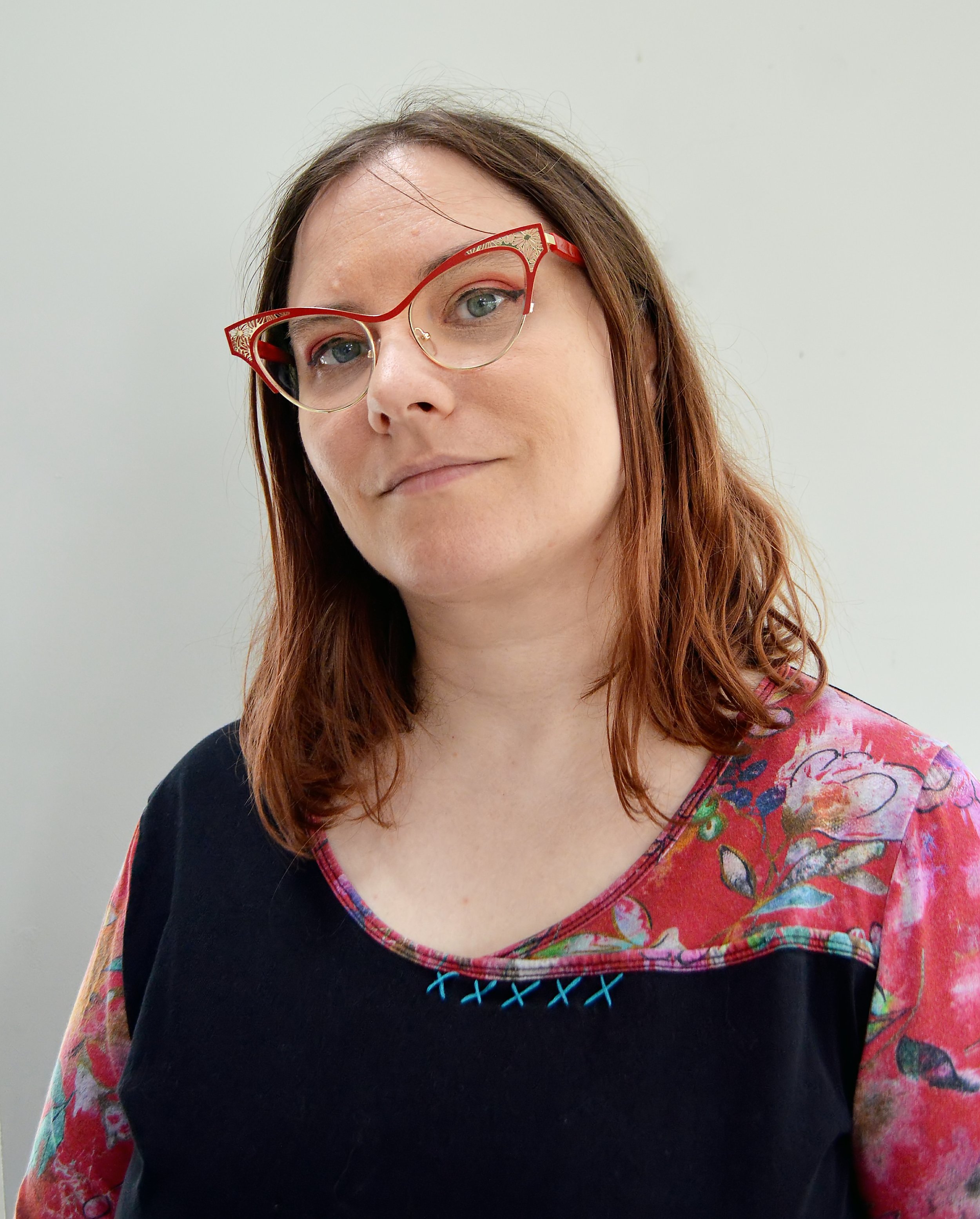Leah Holmes (all pronouns are valid)