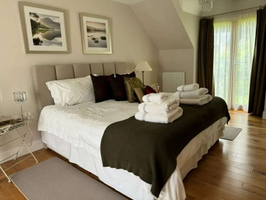 cosy nook full bed vrbo.jpg
