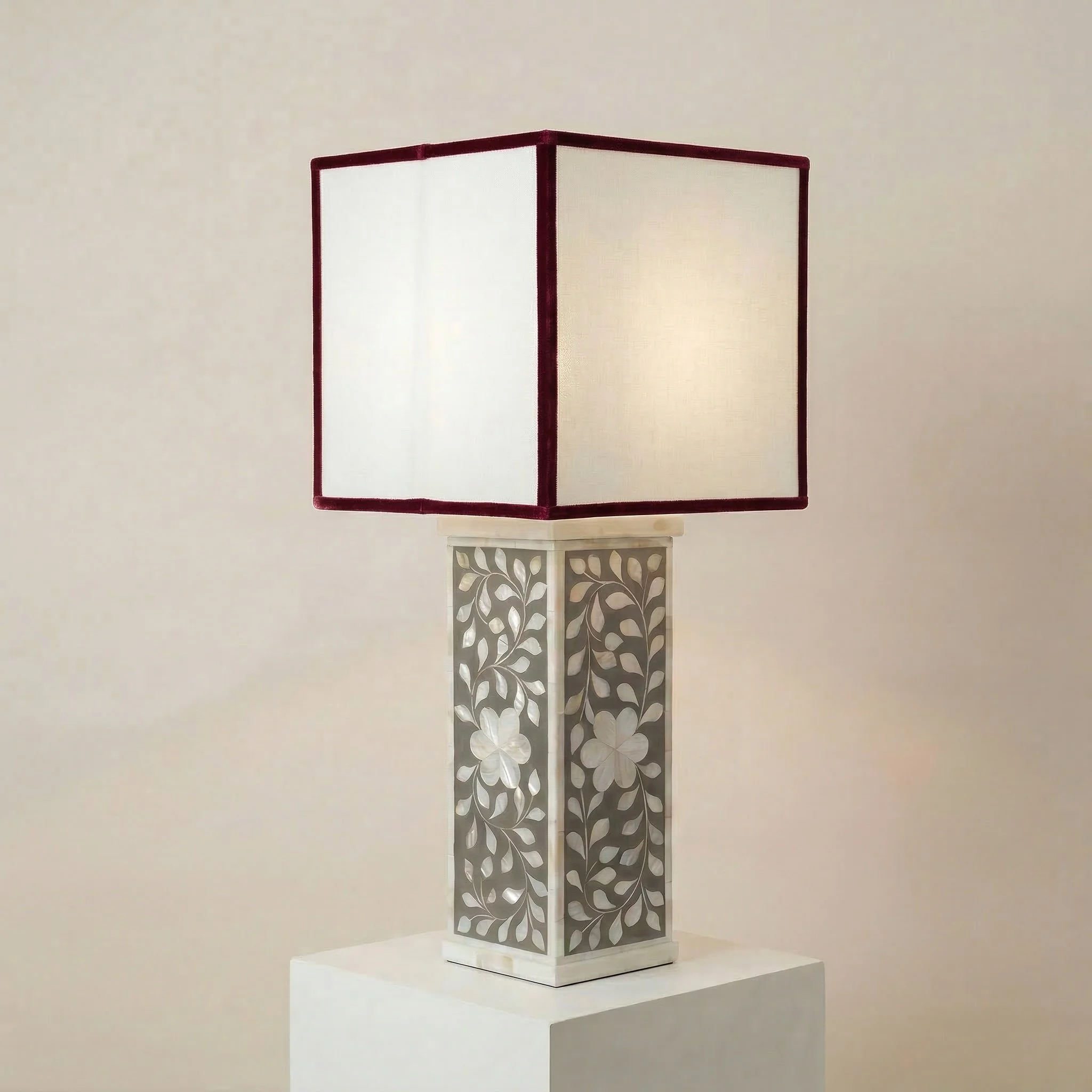 DIYA, PIE DE LÁMPARA GRIS (bajo pedido)