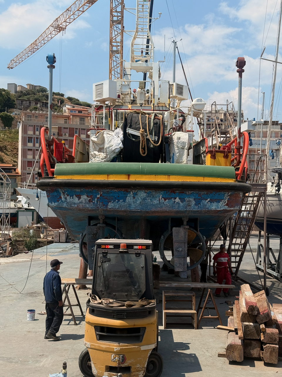fellow dock workers