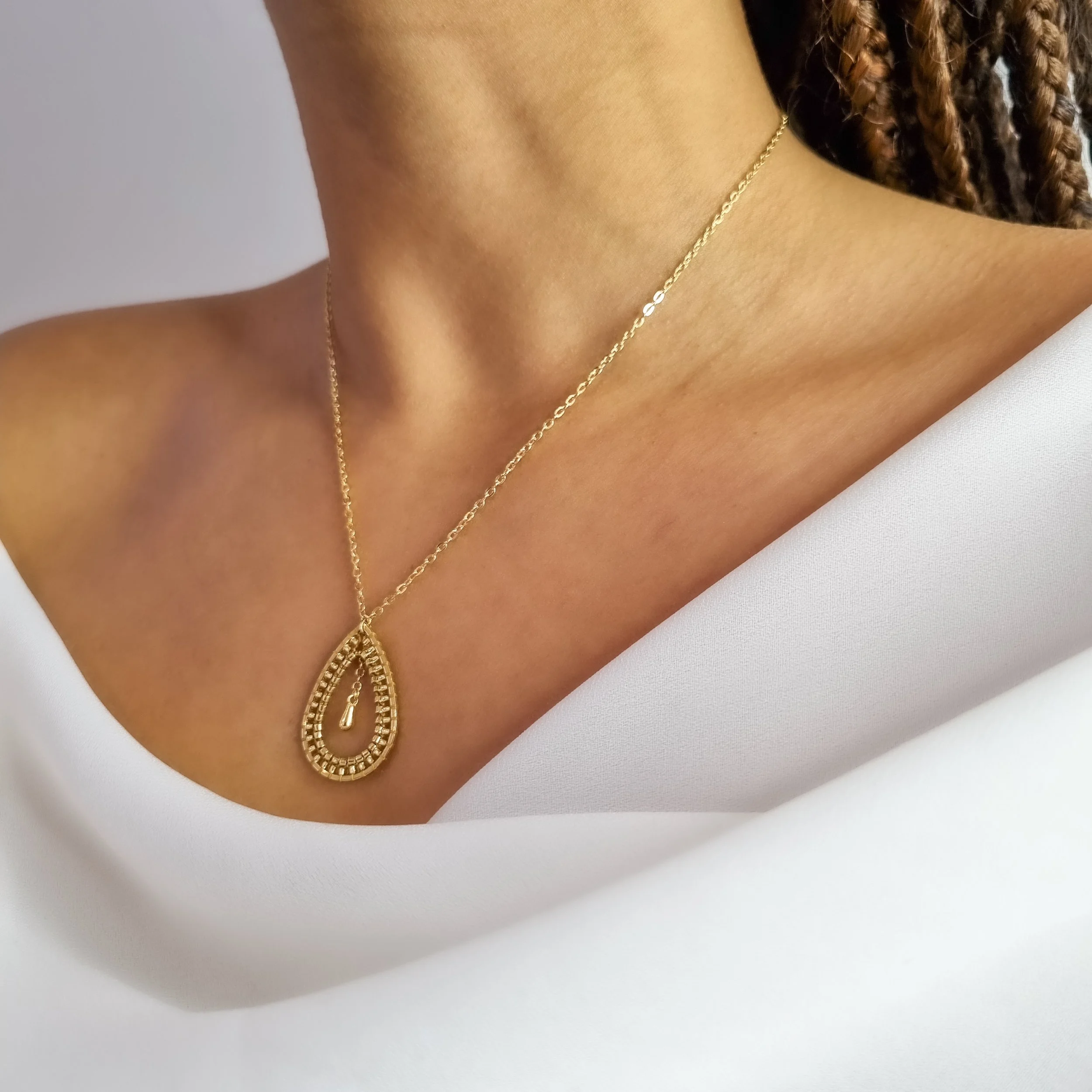 bijou cou goutte signe doré.jpg