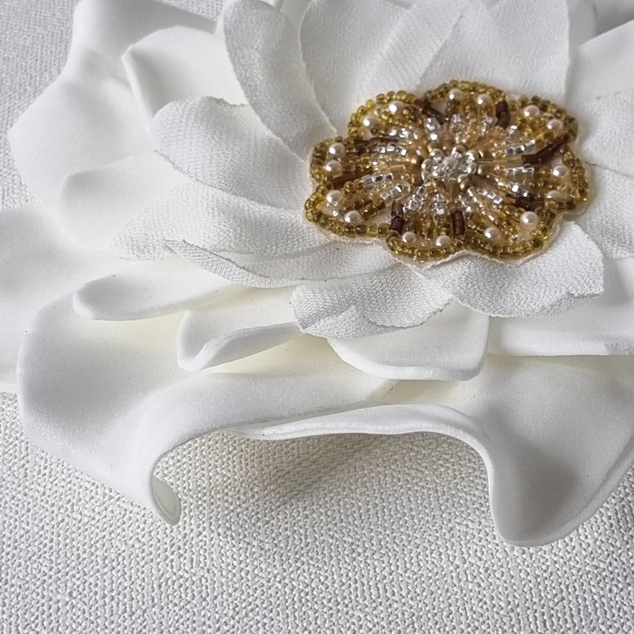 broderie creation florale flowers savoirfaire unique.jpg