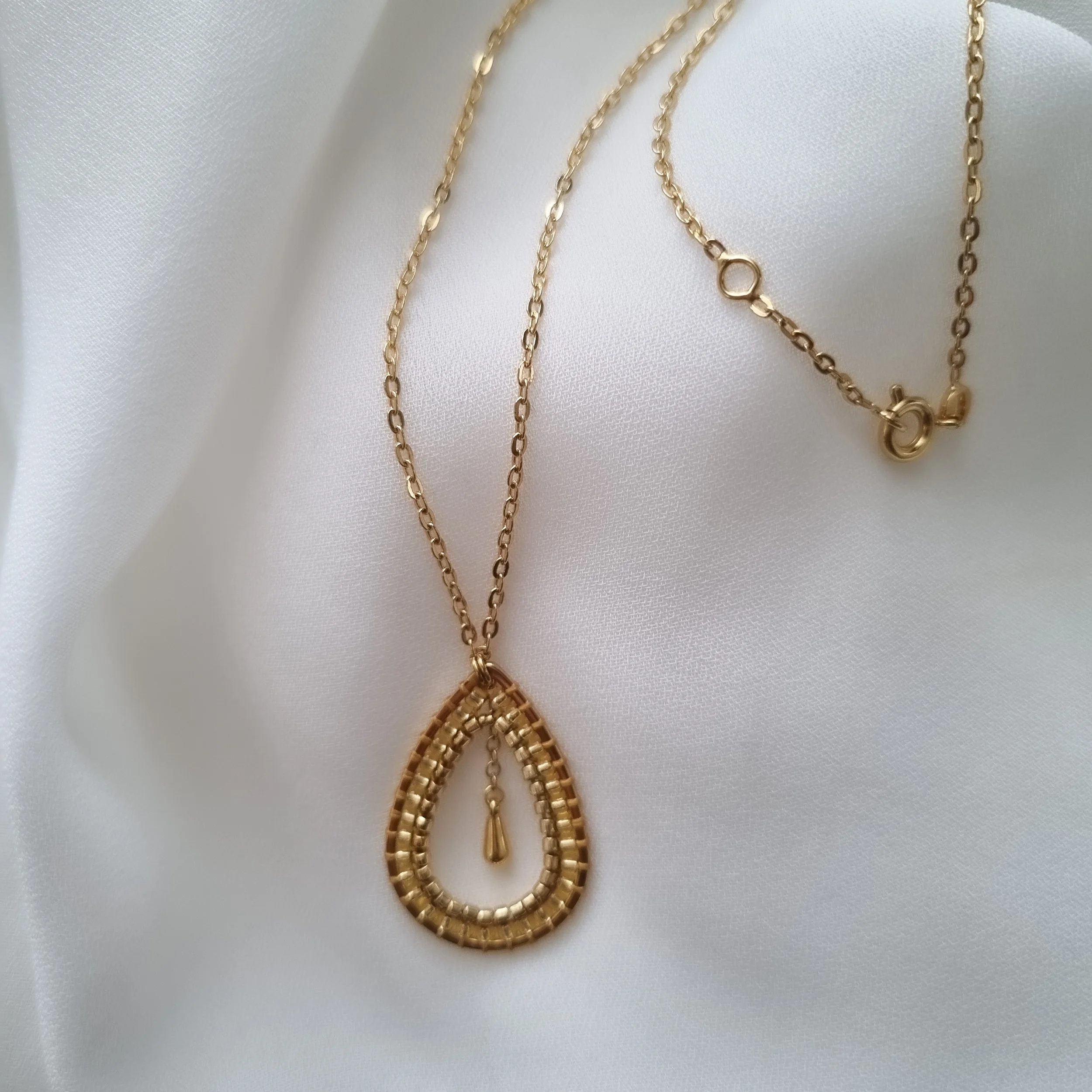 bijou cou goutte cadeau perle or.jpg