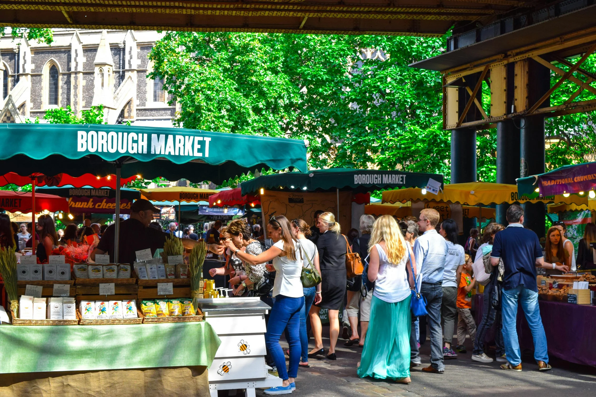 Au Pairs enjoying Borough Market in London