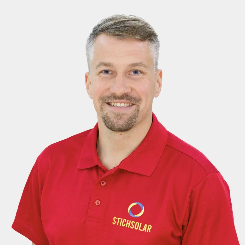 ::ein graues, stilisiertes Porträt eines Mannes ohne Gesicht, keine Details erkennbar::