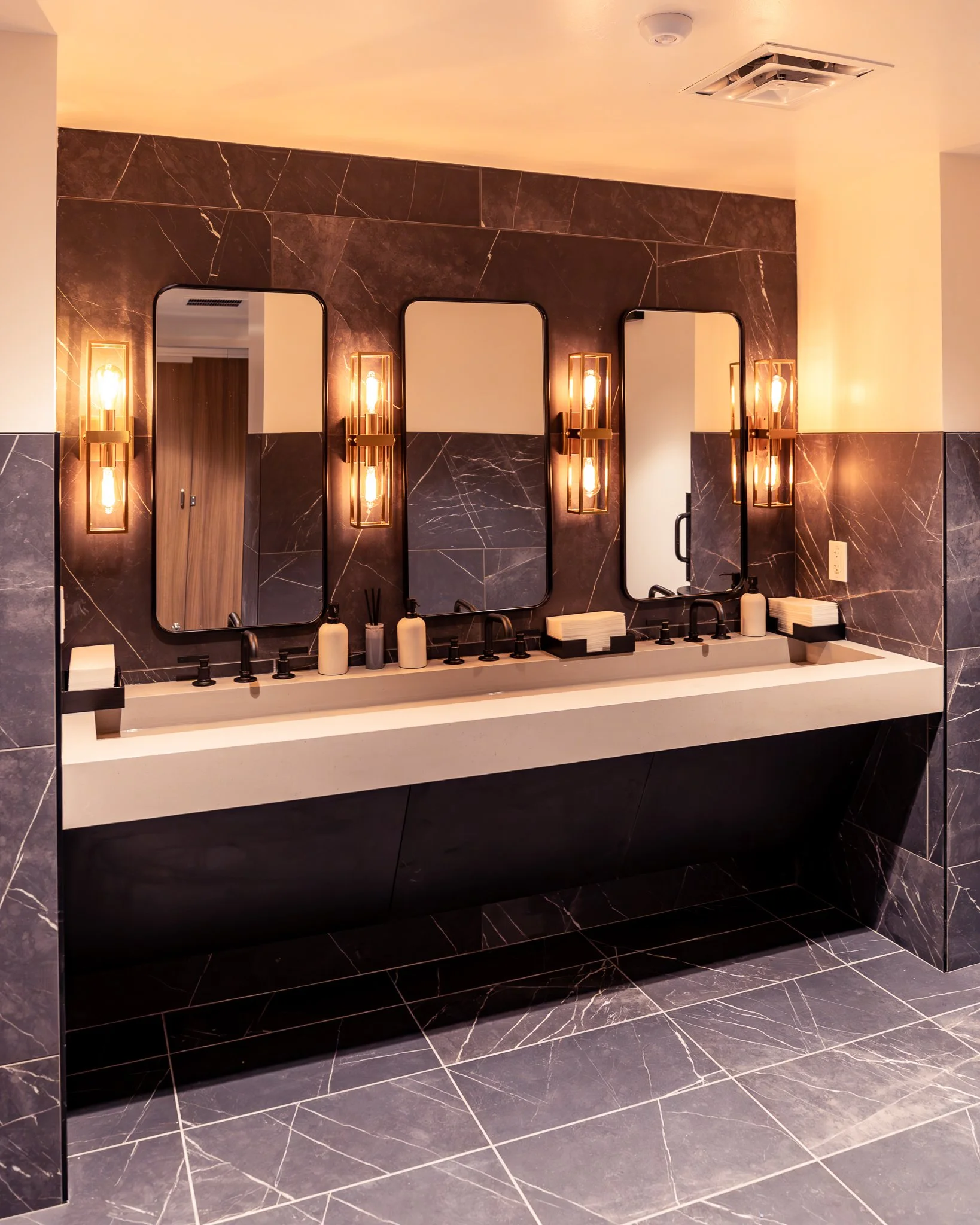 DVPhotoVideo2025_0502_161411- (1).jpg