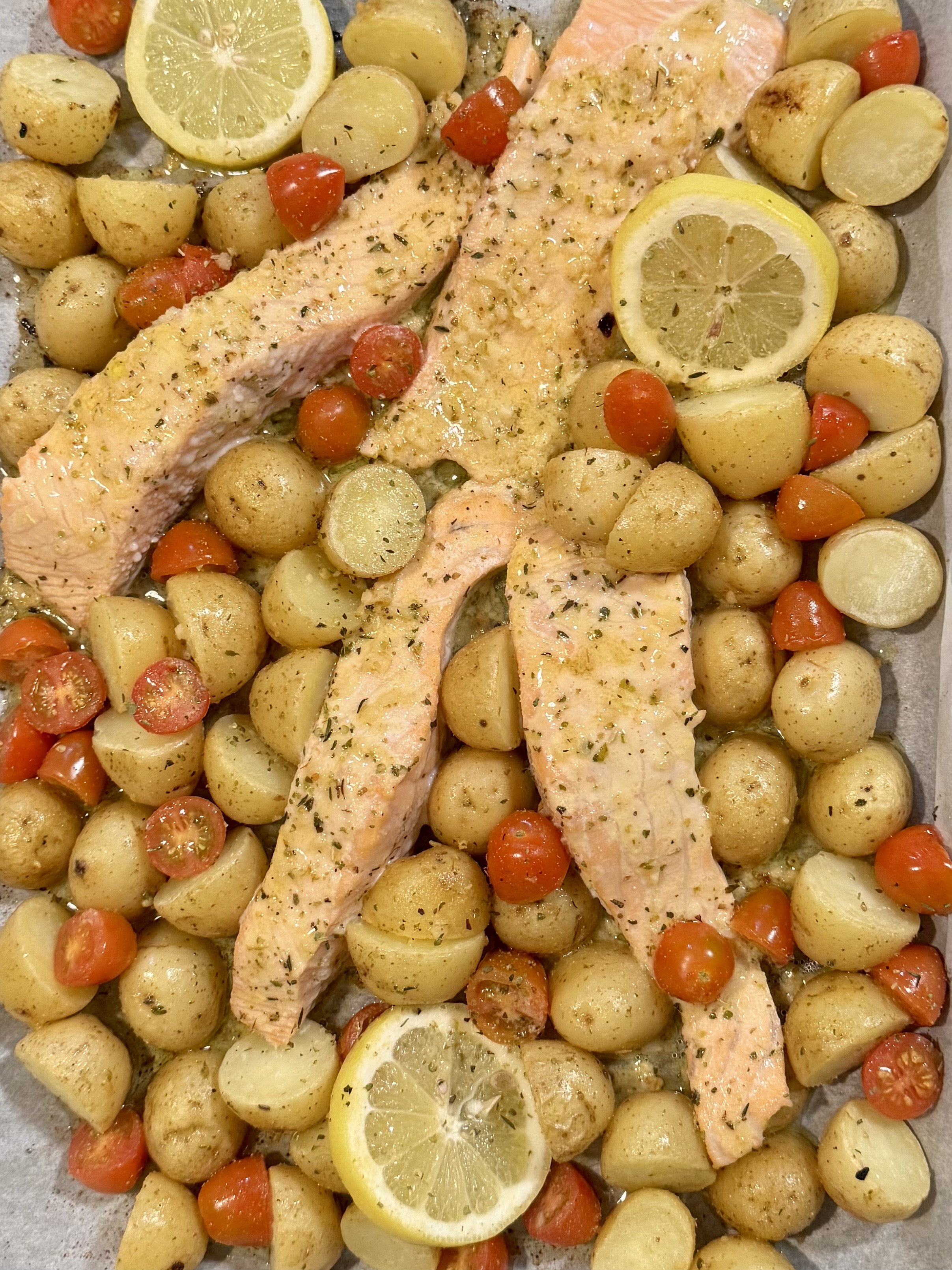 Lemon Garlic Salmon &amp; Potatoes