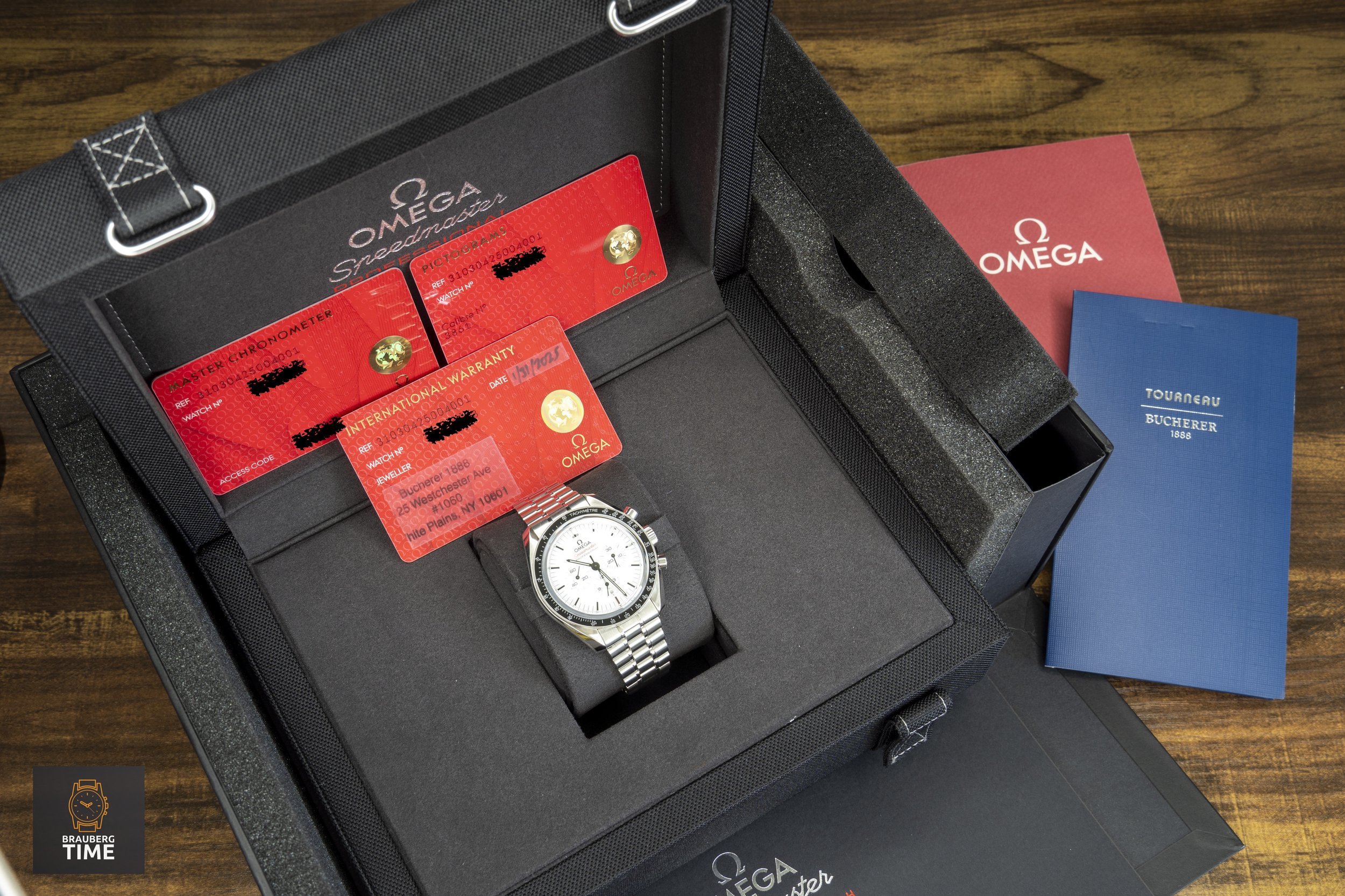 Omega Speedmaster Moonwatch White 2025-093.jpg