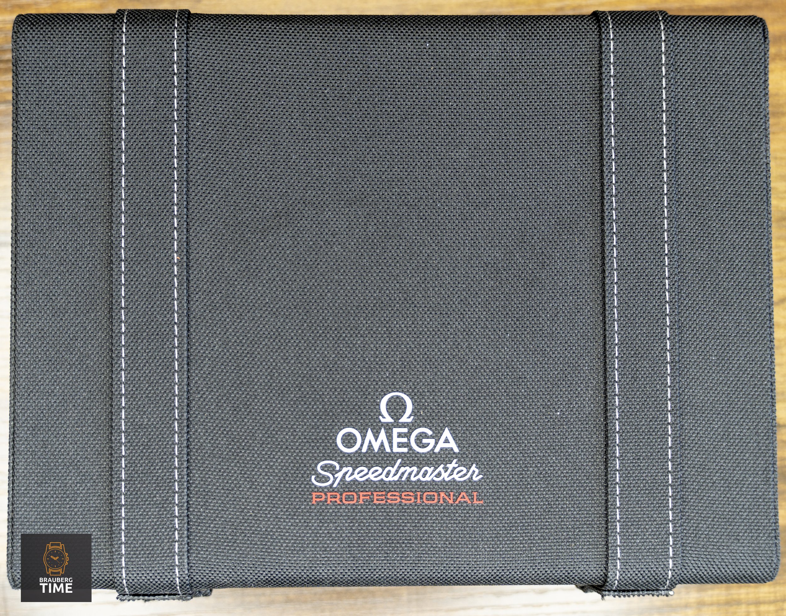 Omega Speedmaster Moonwatch White 2025-087.jpg