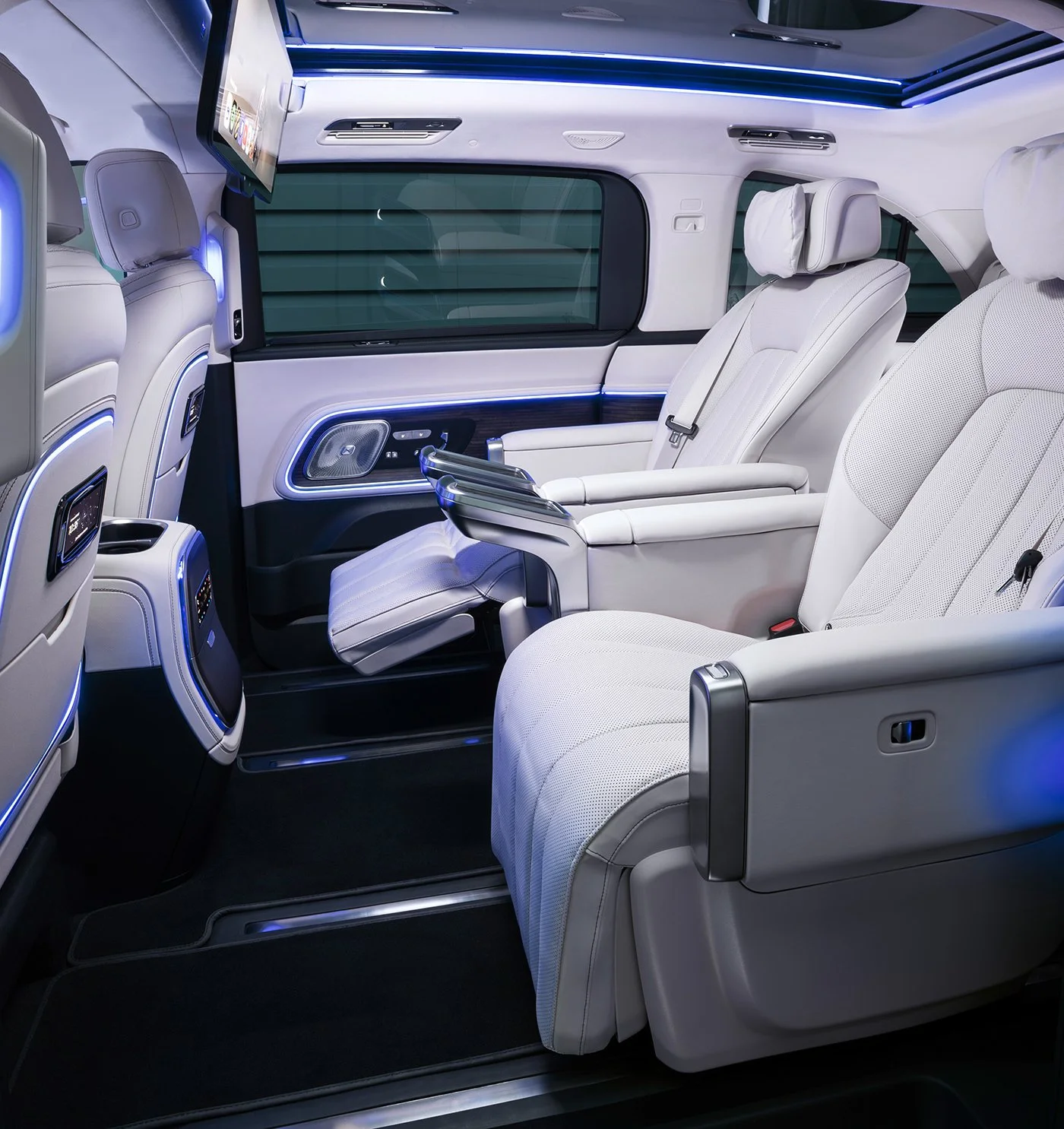 Vergesst Tesla – der Mercedes-Benz VLE ist für Frauen mit Klasse und einem Horizont bis zu den Sternen