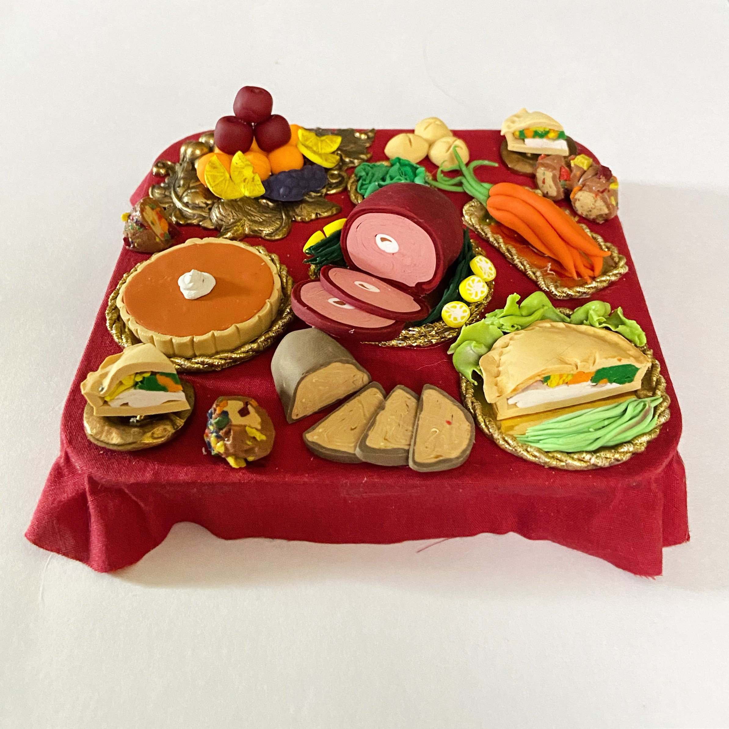Feast Americana 2, 2023, clay, mixed media, 5" x 5" x 3"