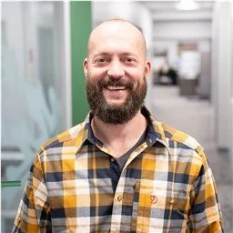  Erik Bergeson 