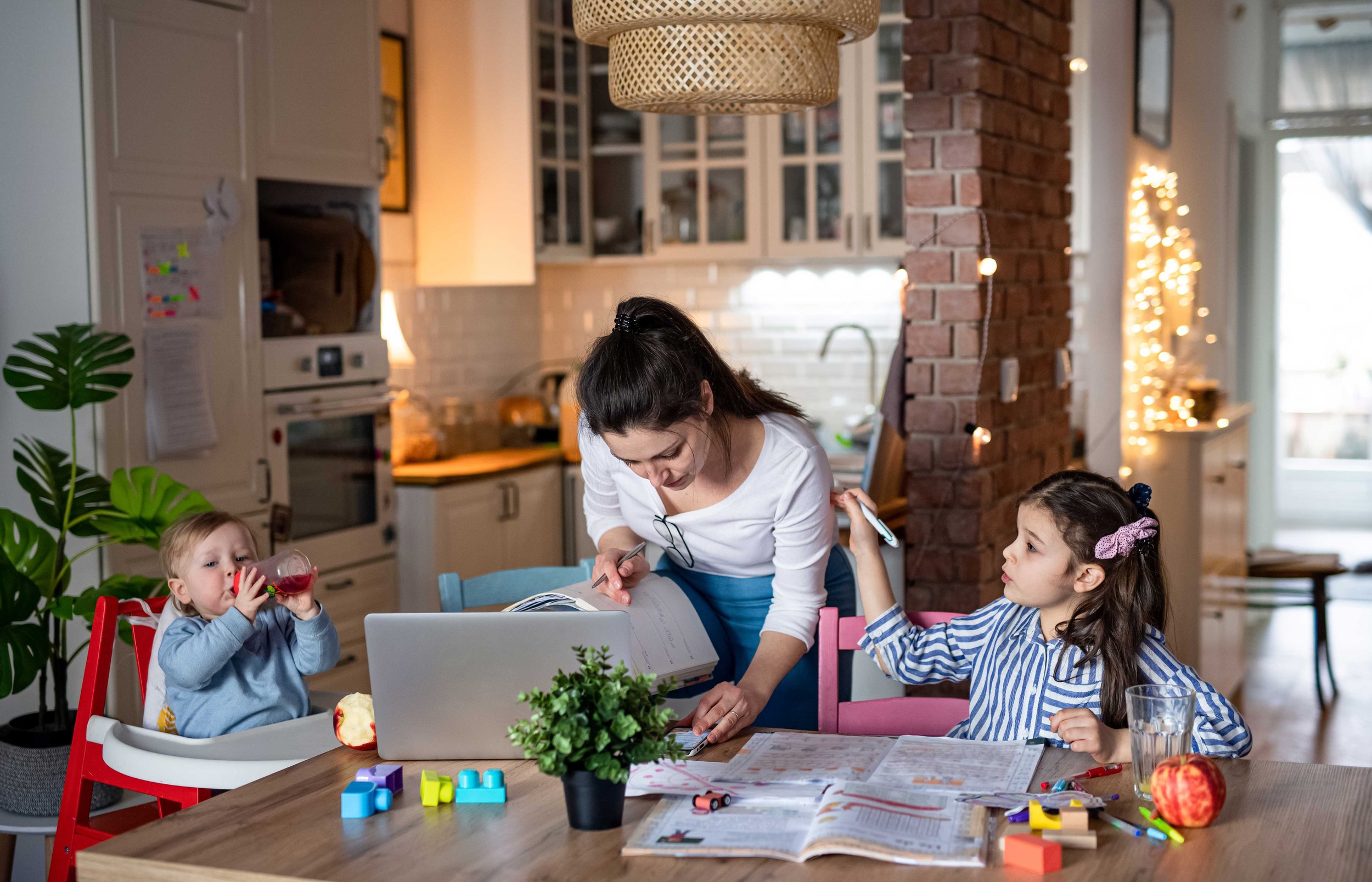 woman-multitasking-work,-home-and-kids.jpg