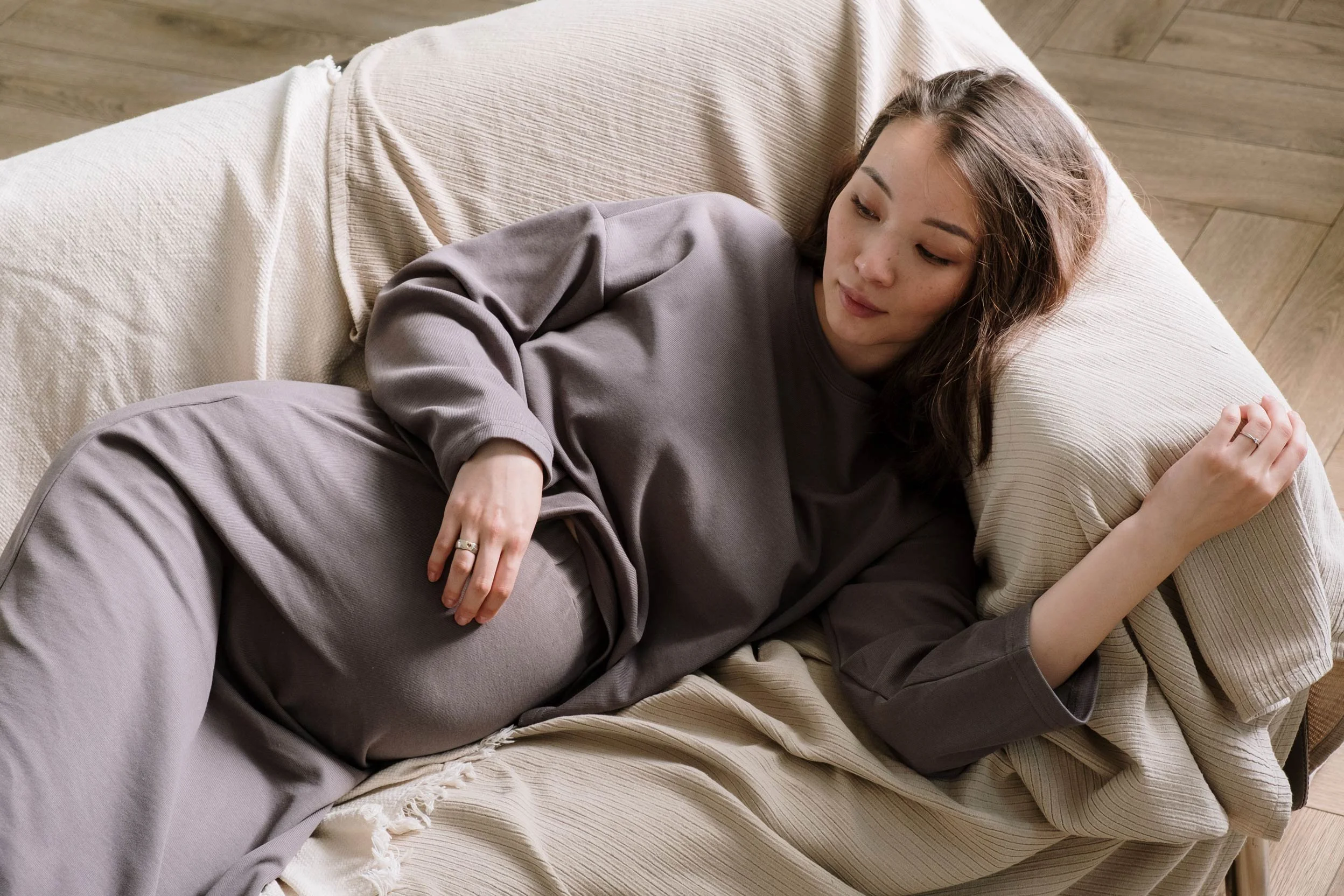 tired-Pregnant-woman-resting