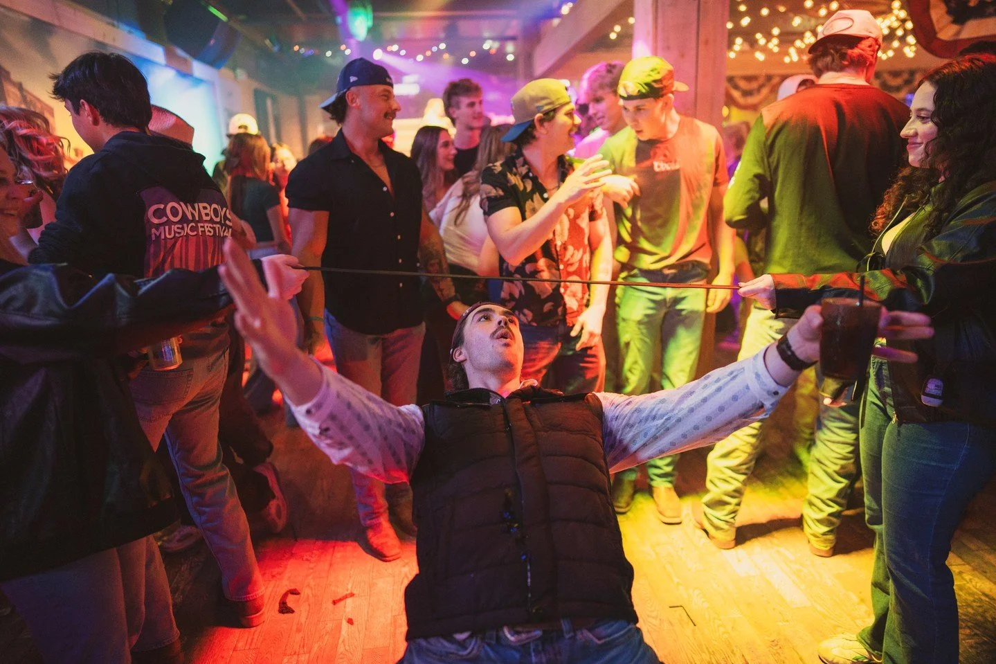 Another wild one at Daisy&rsquo;s&hellip; and we wouldn&rsquo;t have it any other way. 🤠✨ See if you can spot yourself in the chaos!⁠
⁠
Check out all the photos from this past weekend on our website.⁠