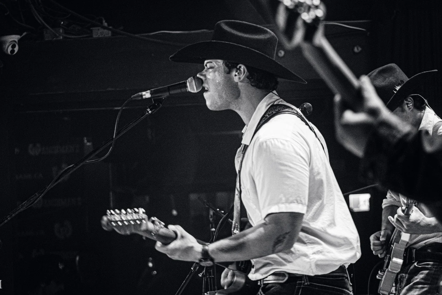 FROM EDMONTON TO LONDON. 🚨🤠⁠
⁠
The one and only Cruz Vallis is heading east and taking over the Daisy&rsquo;s London stage for FOUR NIGHTS STRAIGHT!⁠
⁠
Sept 16-19⁠
Doors at 6:00pm⁠
Live Music from 6:30pm - 8:30pm⁠
No cover before 9pm⁠