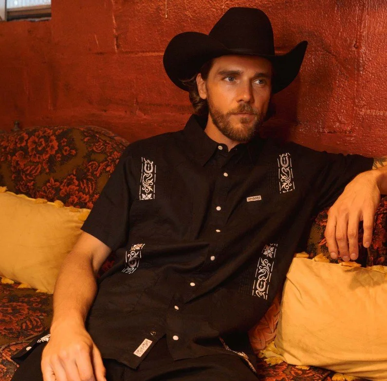 Caballero Guayabera_black_2.jpg