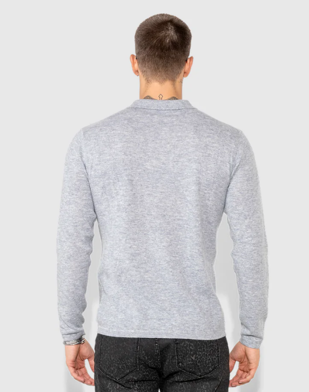 Pierce Henley_LtGrey4.png